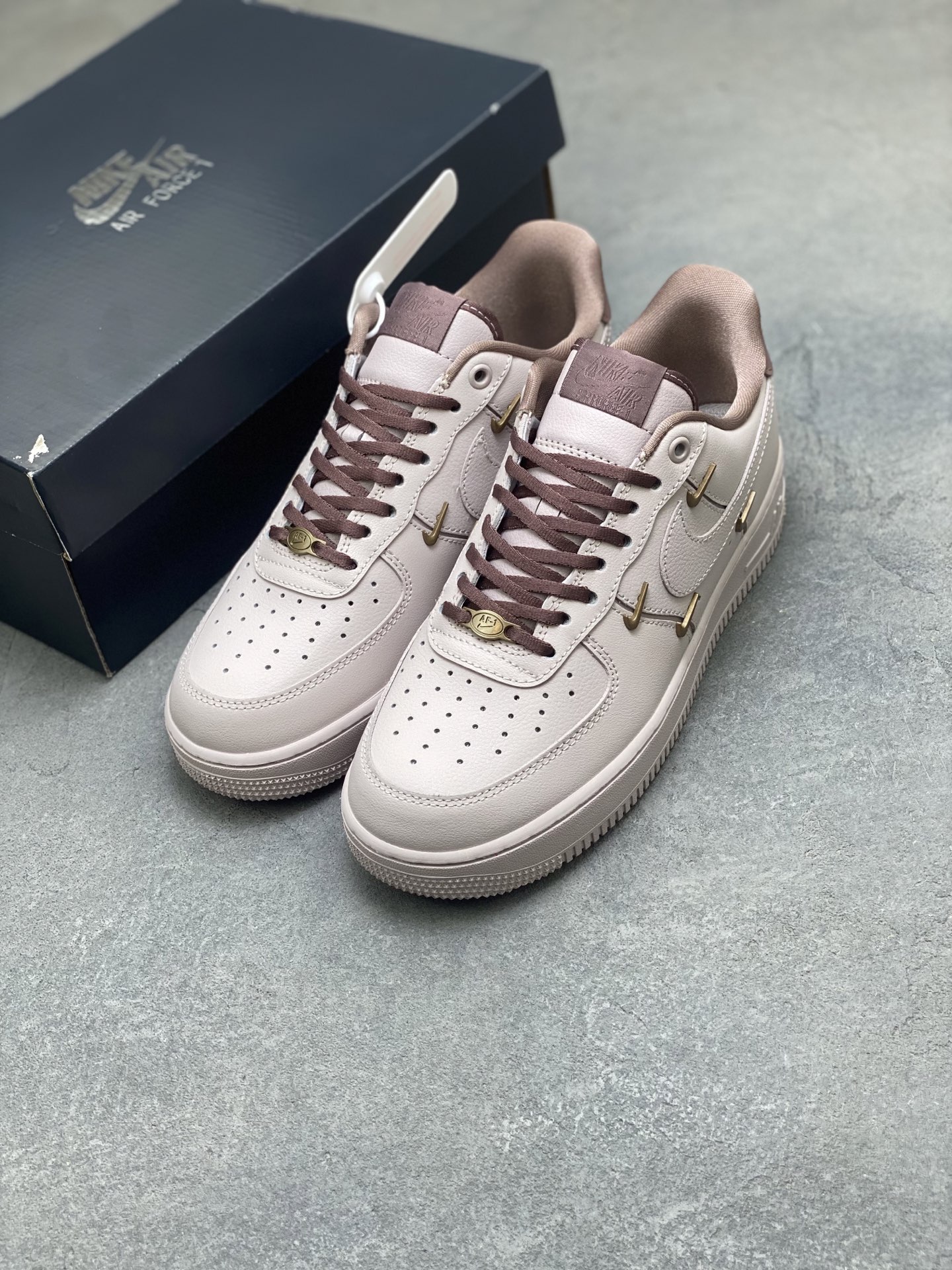 Nike Air Force 1 '07 Low Sneakers Limited Edition - HF0735-001 9 i1757434478031 2844 0 7