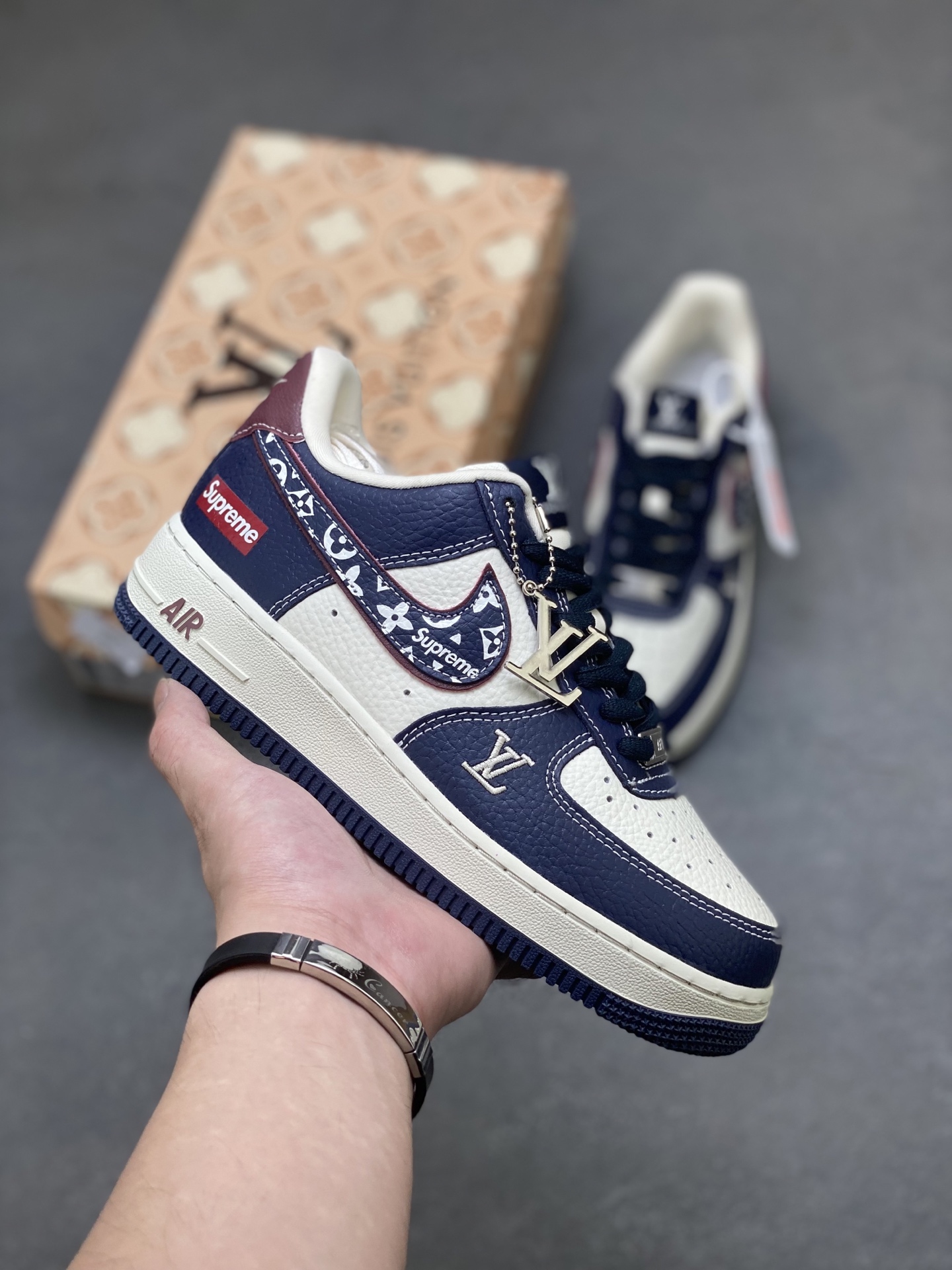 Nike Air Force 1 '07 Low Louis Vuitton Supreme Navy Leather Sneakers 2 i1757692962204 7354 0 0