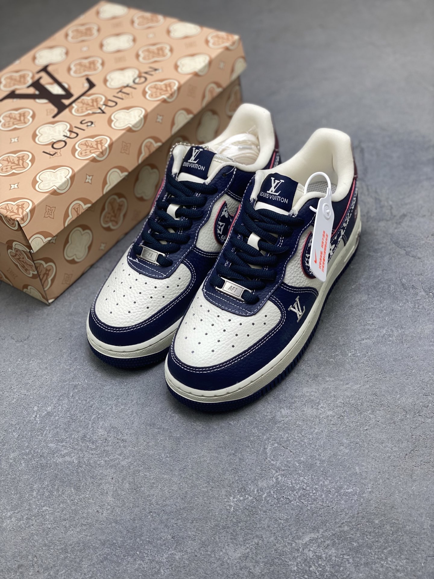 Nike Air Force 1 '07 Low Louis Vuitton Supreme Navy Leather Sneakers 9 i1757692962291 5151 0 7