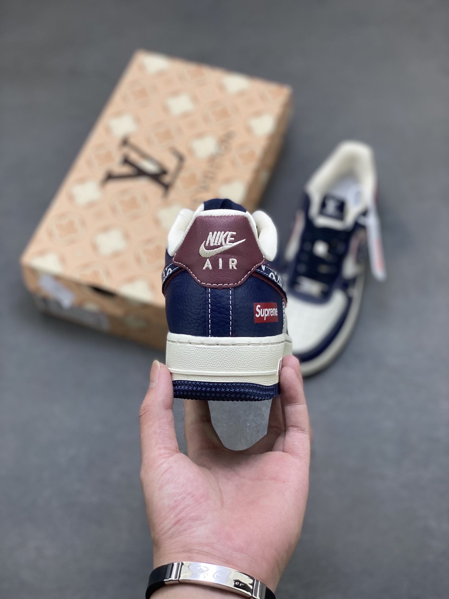 Nike Air Force 1 '07 Low Louis Vuitton Supreme Navy Leather Sneakers 5 i1757692962323 7486 0 3