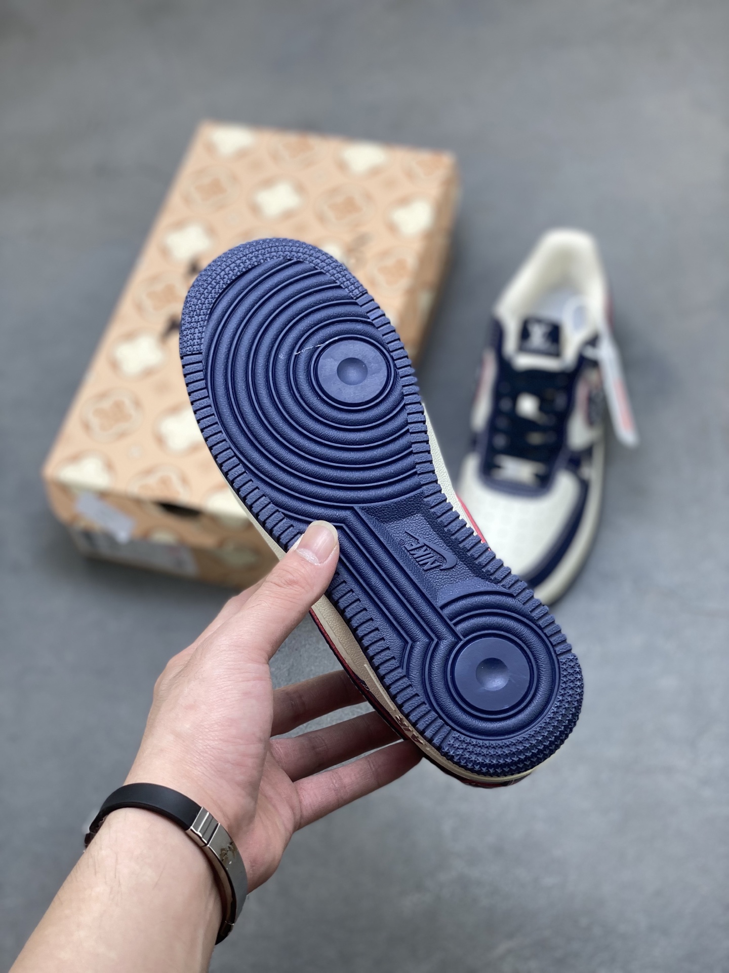 Nike Air Force 1 '07 Low Louis Vuitton Supreme Navy Leather Sneakers 7 i1757692964122 3158 0 5