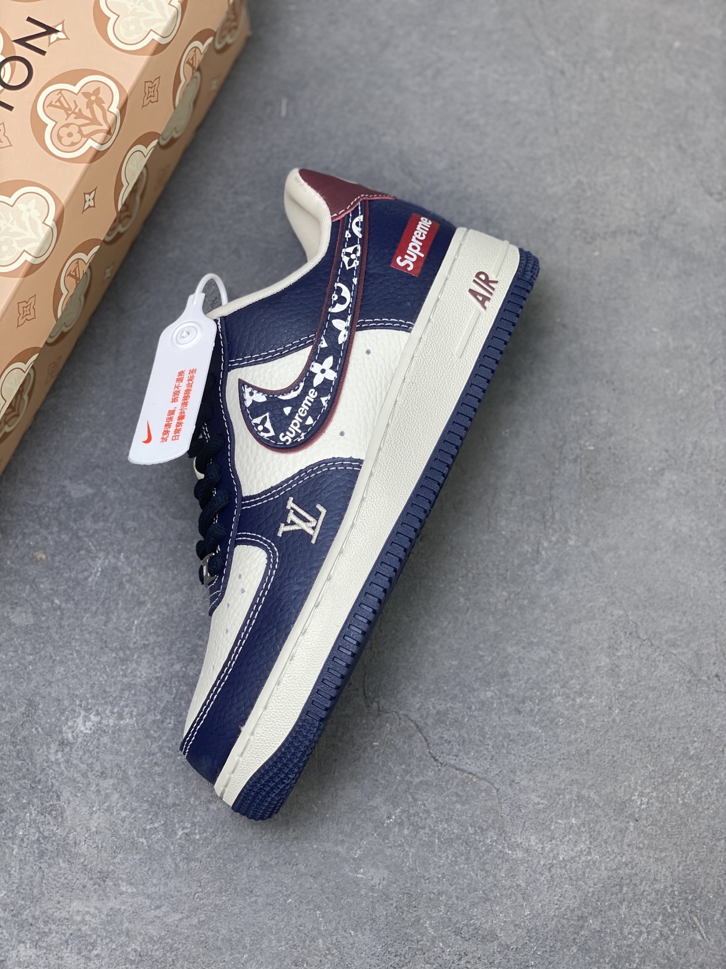 Nike Air Force 1 '07 Low Louis Vuitton Supreme Navy Leather Sneakers 8 i1757692964165 2575 0 6