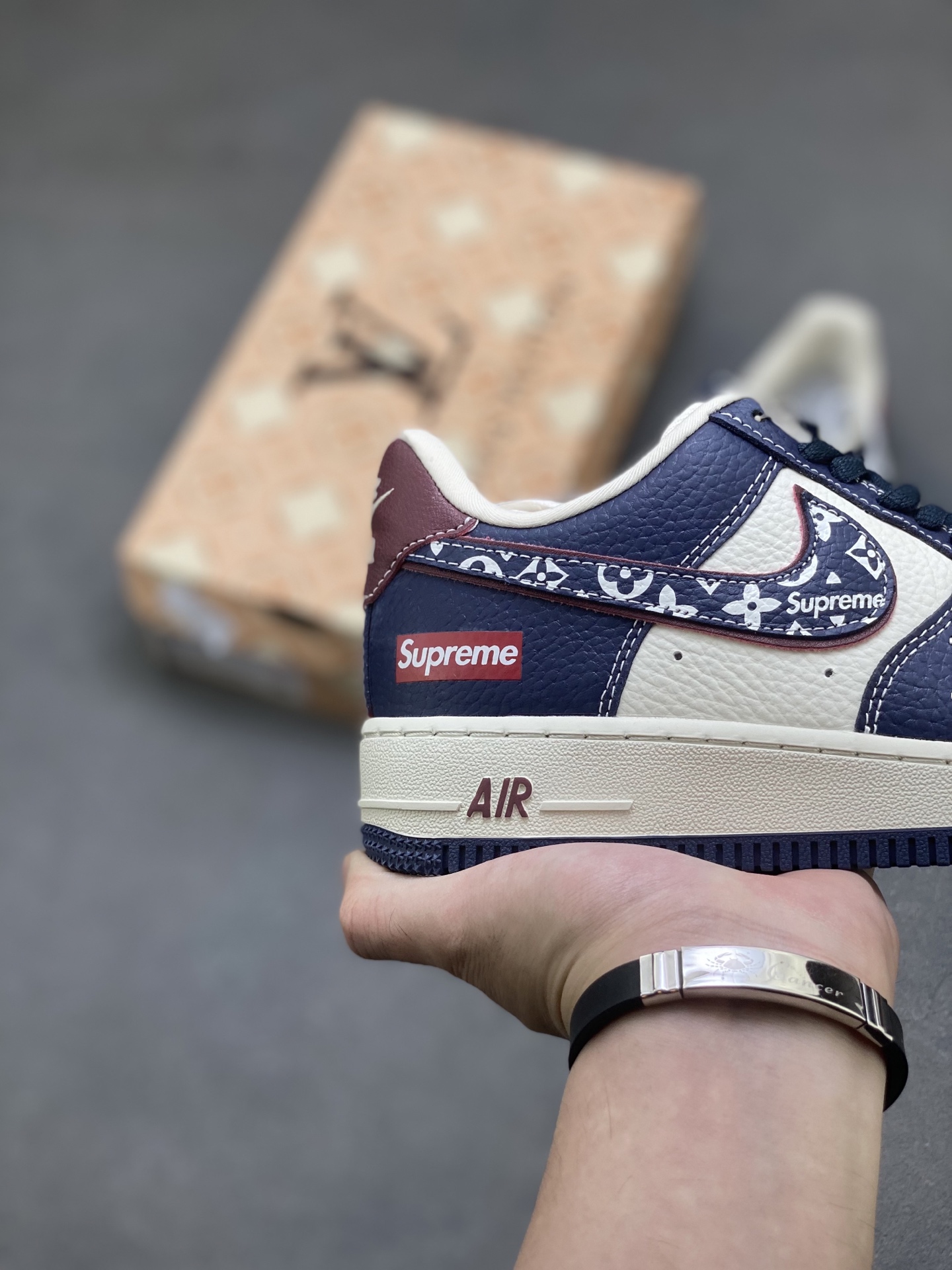 Nike Air Force 1 '07 Low Louis Vuitton Supreme Navy Leather Sneakers 6 i1757692964186 7693 0 4