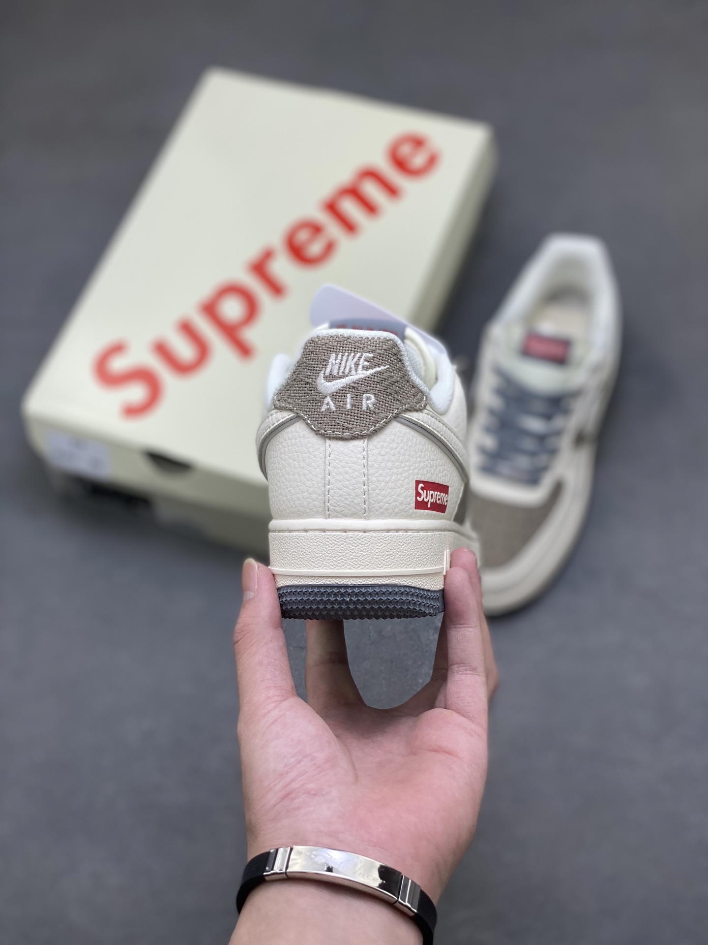 Nike Air Force 1 '07 Low Sneakers Limited Edition - Supreme Collaboration 4 i1757779734415 423 0 3