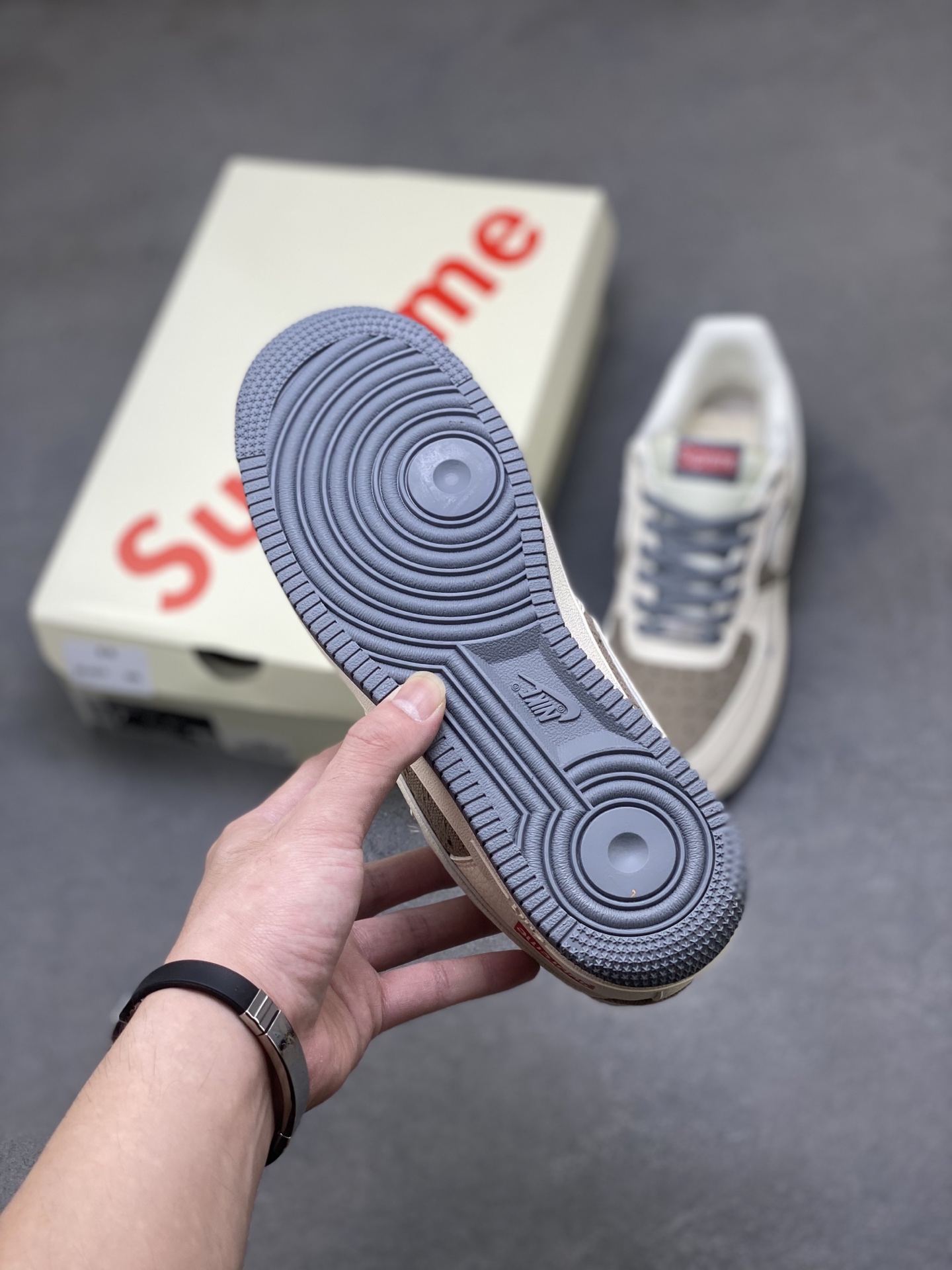 Nike Air Force 1 '07 Low Sneakers Limited Edition - Supreme Collaboration 6 i1757779734454 4303 0 5