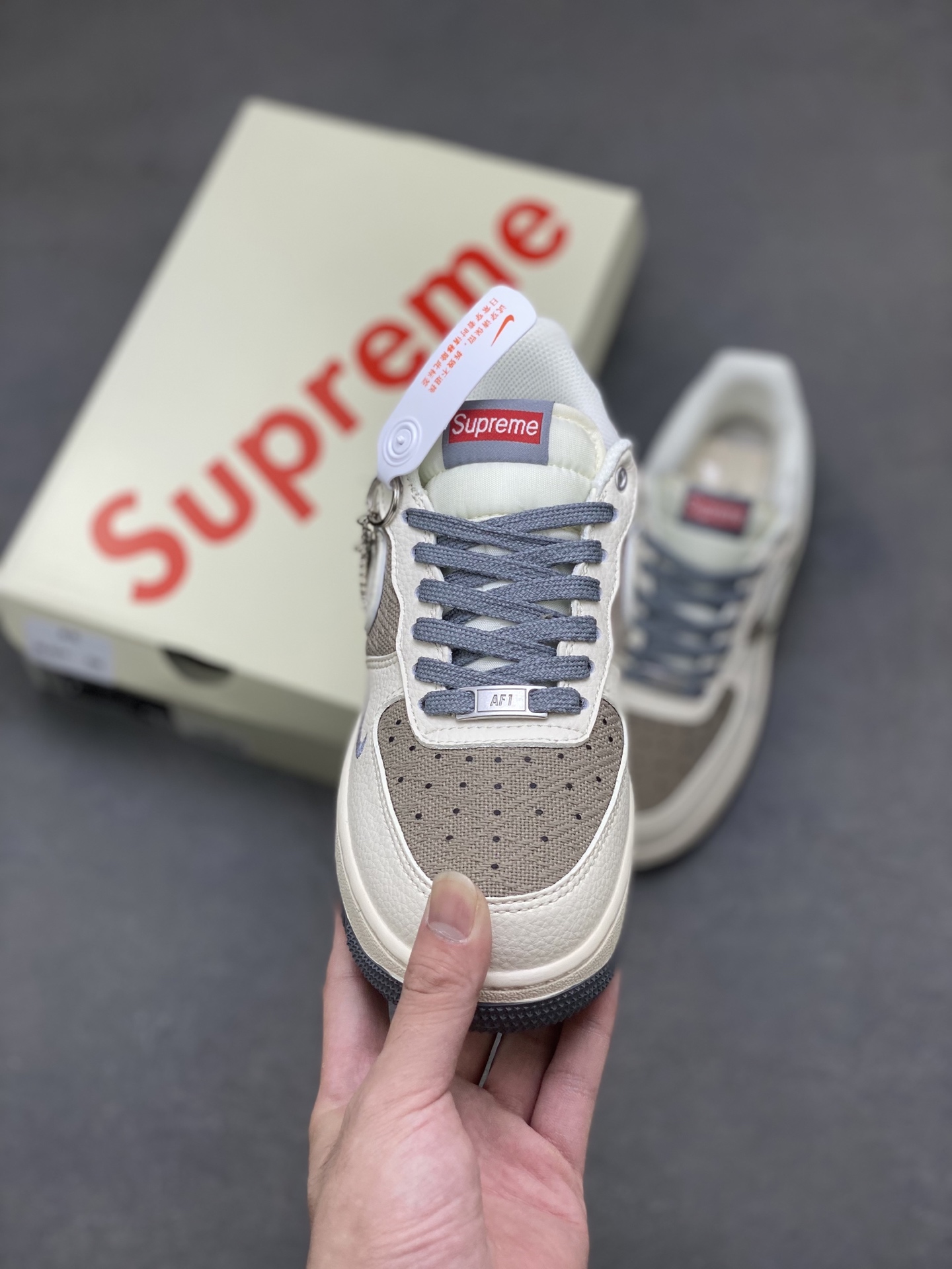 Nike Air Force 1 '07 Low Sneakers Limited Edition - Supreme Collaboration 2 i1757779736456 9197 0 1