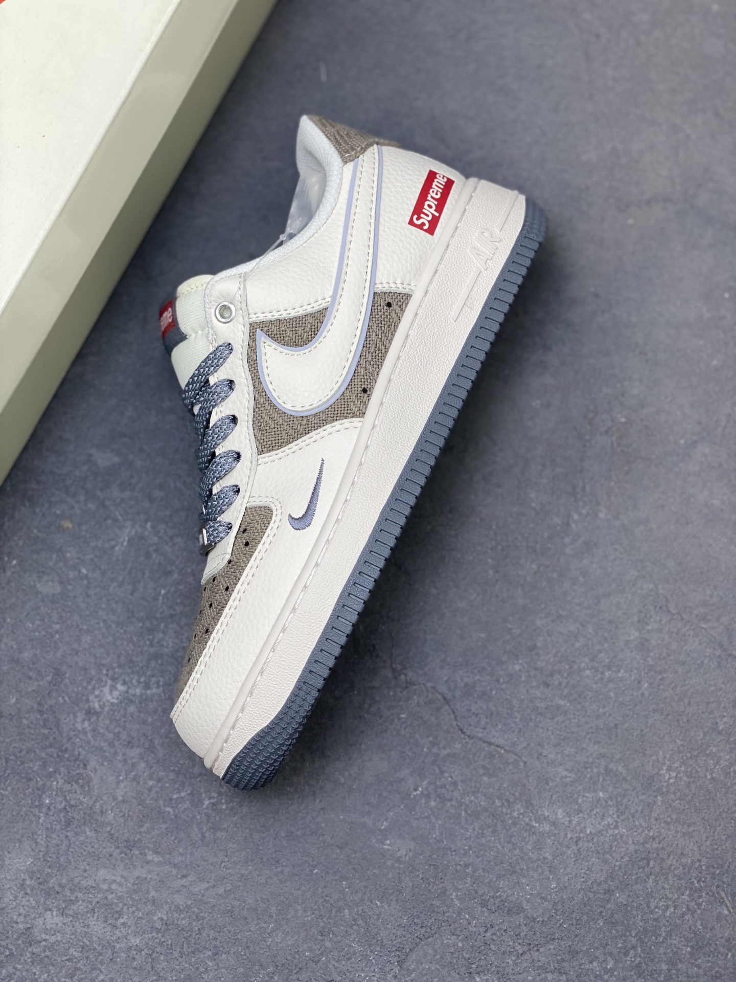 Nike Air Force 1 '07 Low Sneakers Limited Edition - Supreme Collaboration 7 i1757779736494 5639 0 6