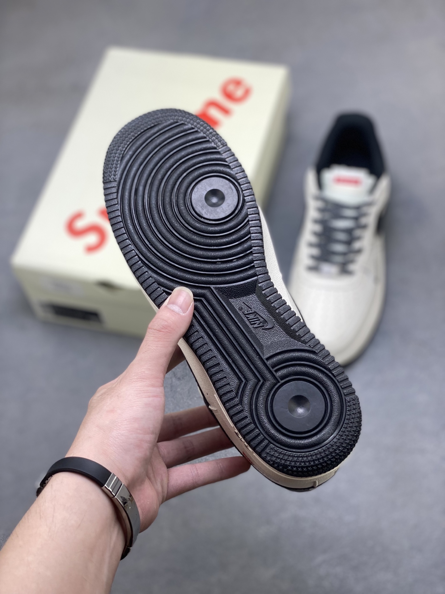 Nike X Supreme Air Force 1 '07 Low Sneakers - Limited Edition 6 i1757780303808 9557 0 5