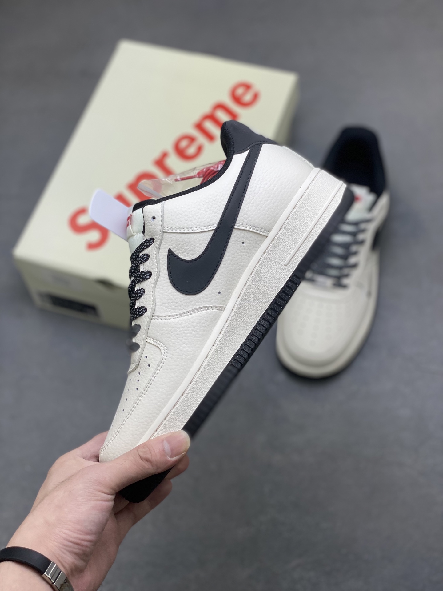Nike X Supreme Air Force 1 '07 Low Sneakers - Limited Edition 3 i1757780304118 4525 0 2