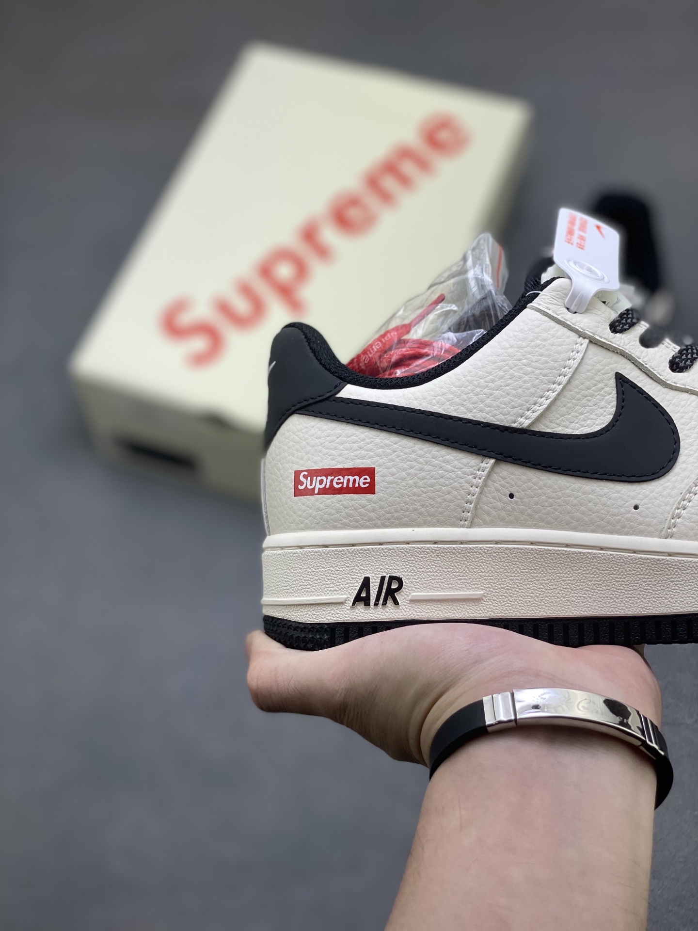 Nike X Supreme Air Force 1 '07 Low Sneakers - Limited Edition 5 i1757780306408 5179 0 4