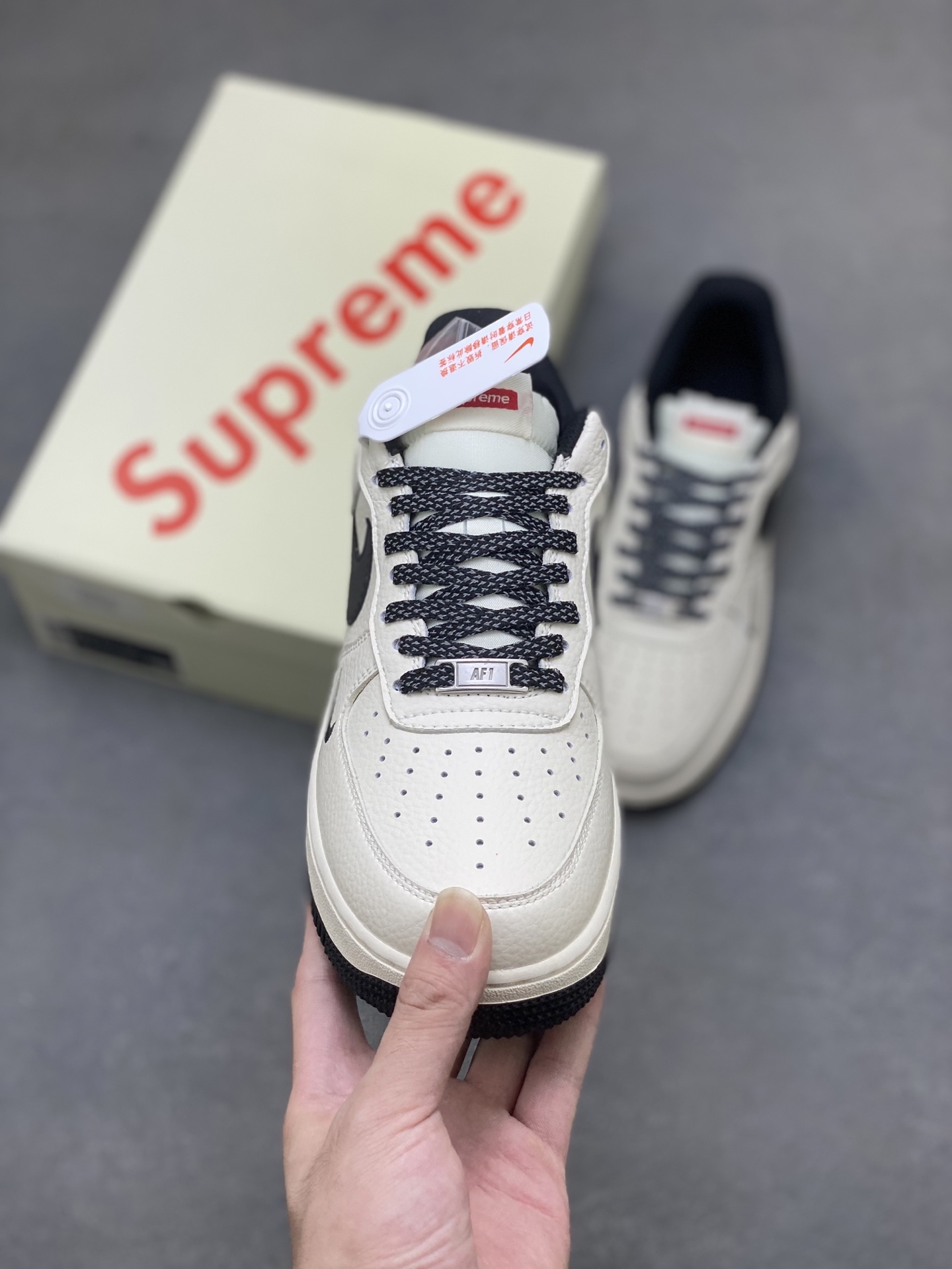 Nike X Supreme Air Force 1 '07 Low Sneakers - Limited Edition 2 i1757780306434 504 0 1