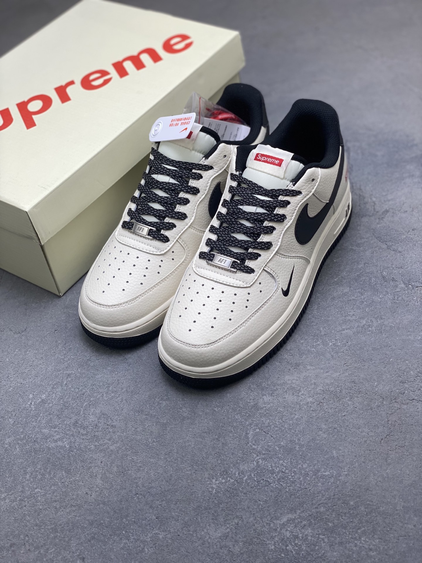 Nike X Supreme Air Force 1 '07 Low Sneakers - Limited Edition 8 i1757780306485 3073 0 7