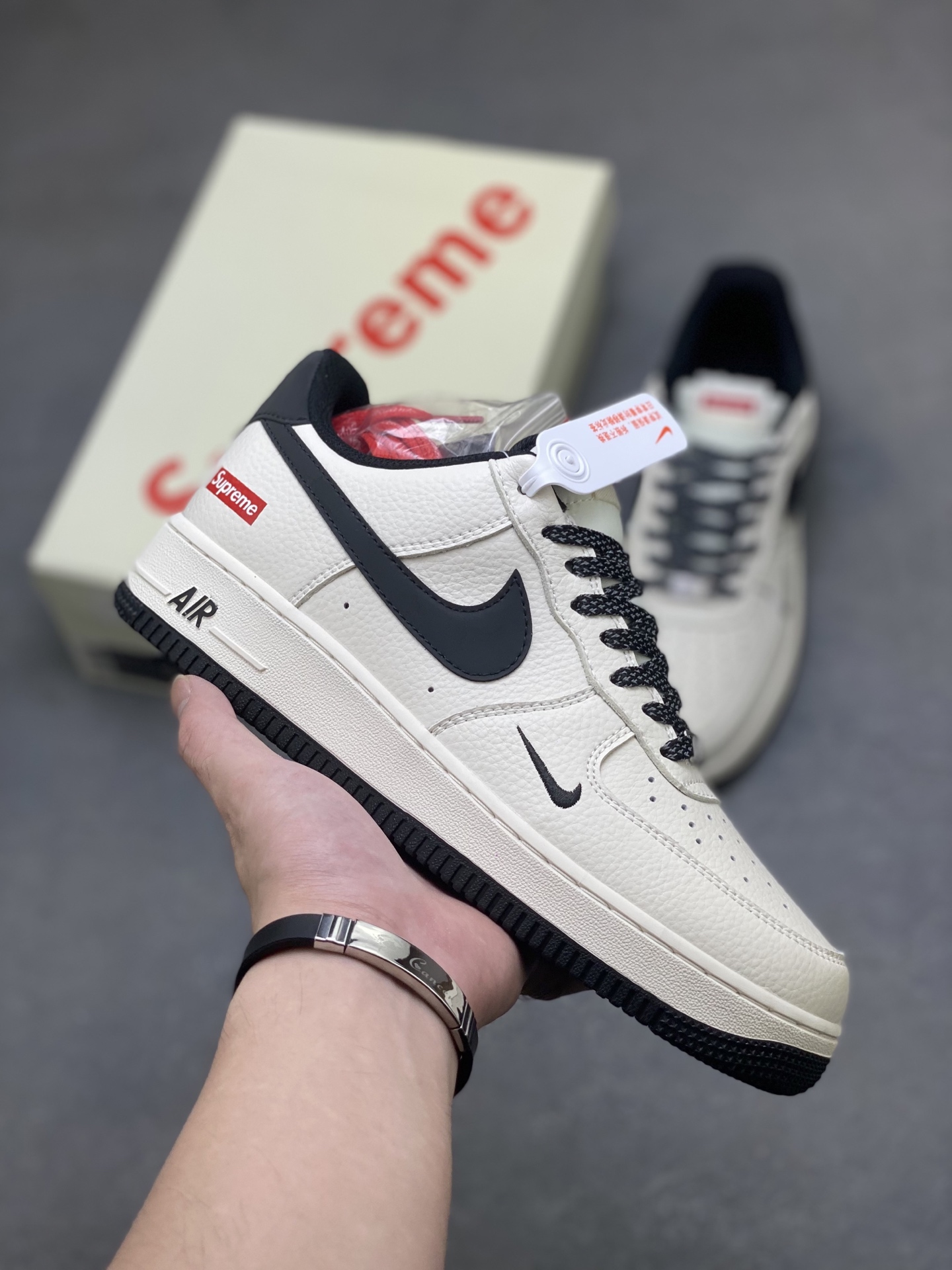 Nike X Supreme Air Force 1 '07 Low Sneakers - Limited Edition 1 i1757780306494 9661 0 0