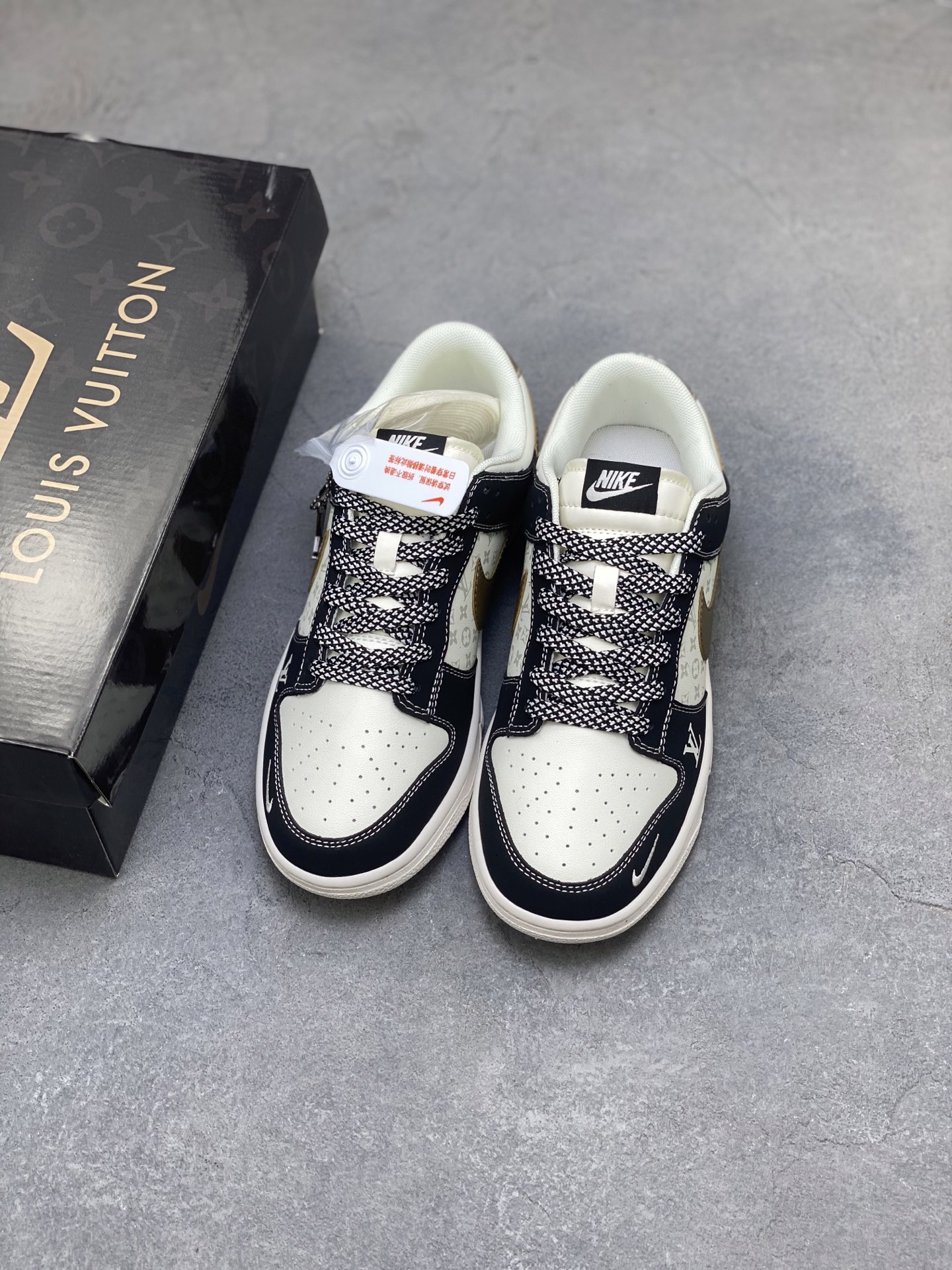 Nike SB Dunk Low Louis Vuitton Custom Sneakers - Limited Edition Style 8 i1757780591641 2577 0 7