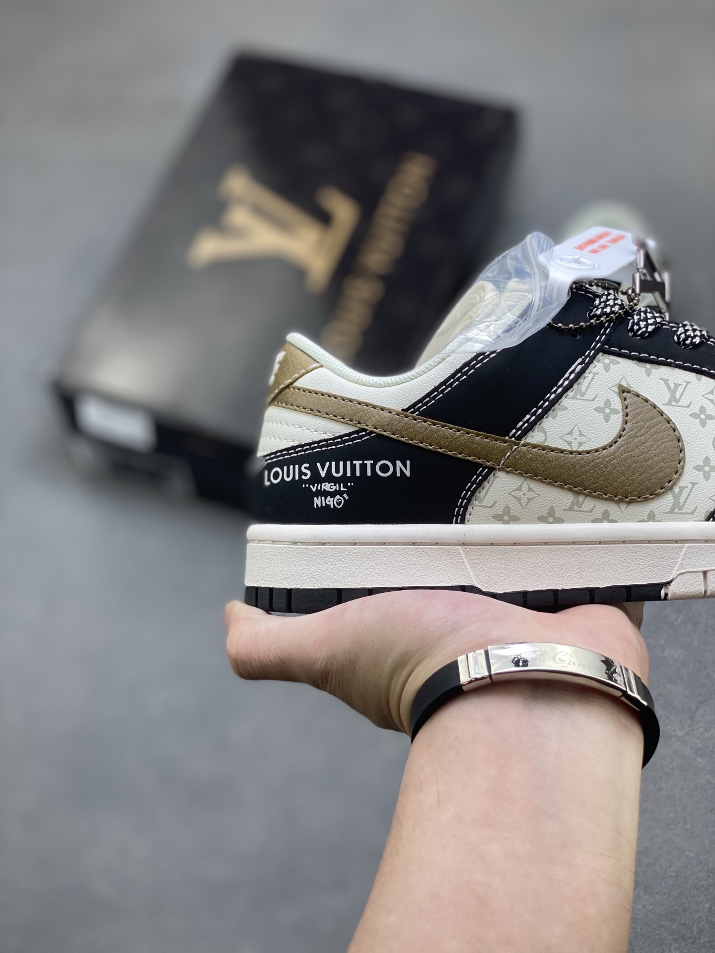 Nike SB Dunk Low Louis Vuitton Custom Sneakers - Limited Edition Style 5 i1757780591641 9091 0 4