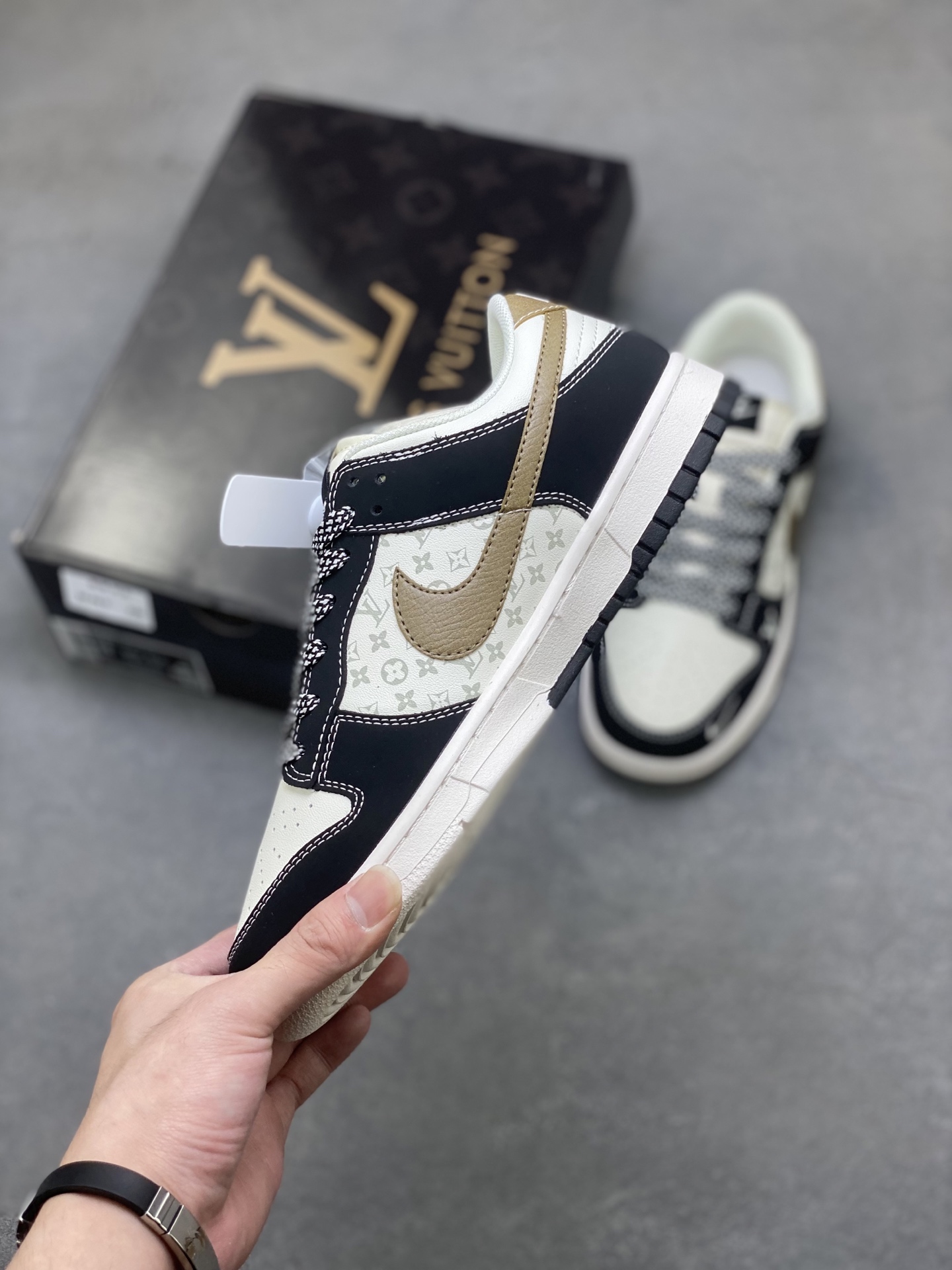 Nike SB Dunk Low Louis Vuitton Custom Sneakers - Limited Edition Style 3 i1757780592067 5366 0 2