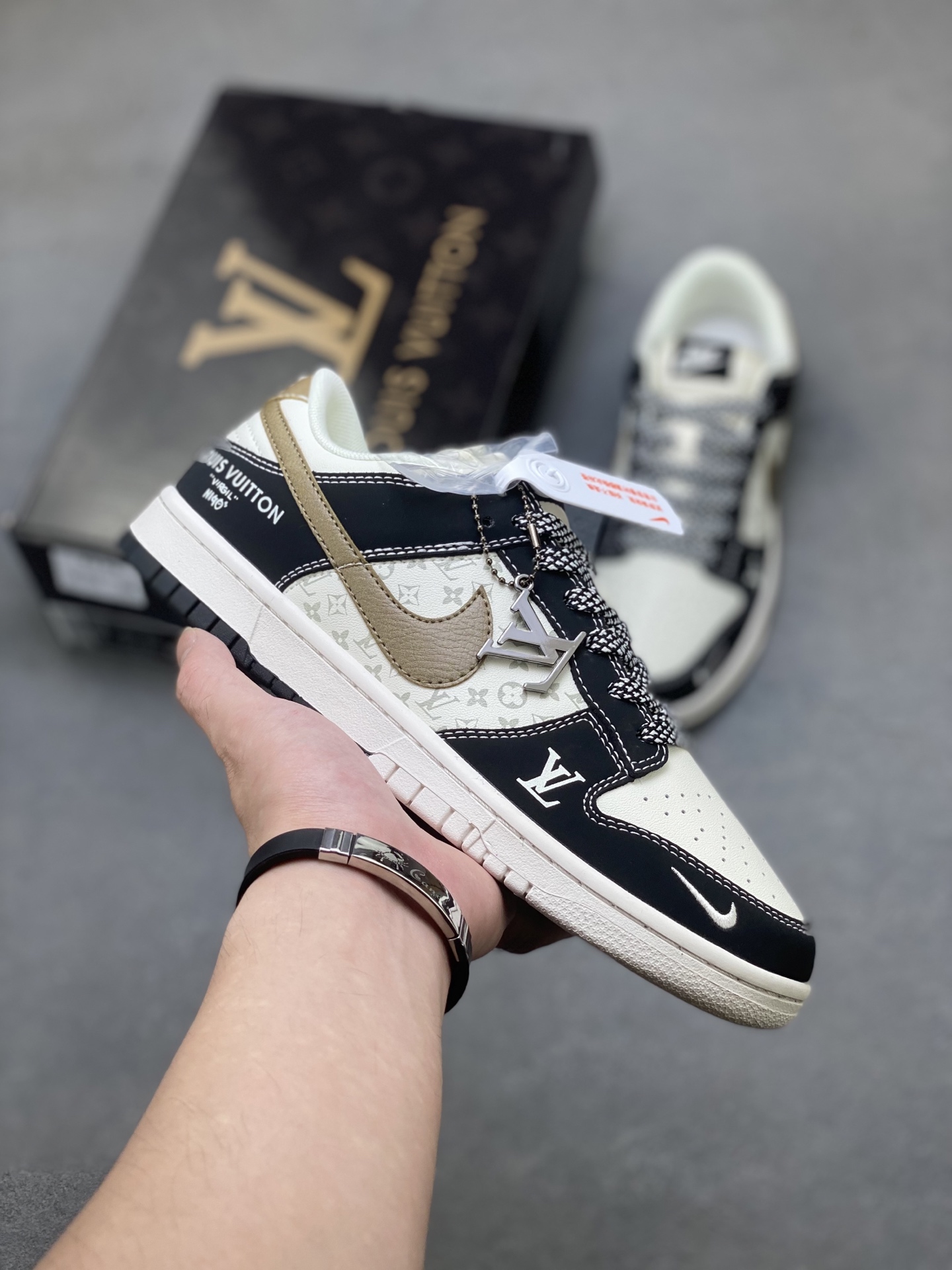 Nike SB Dunk Low Louis Vuitton Custom Sneakers - Limited Edition Style 1 i1757780595116 9828 0 0