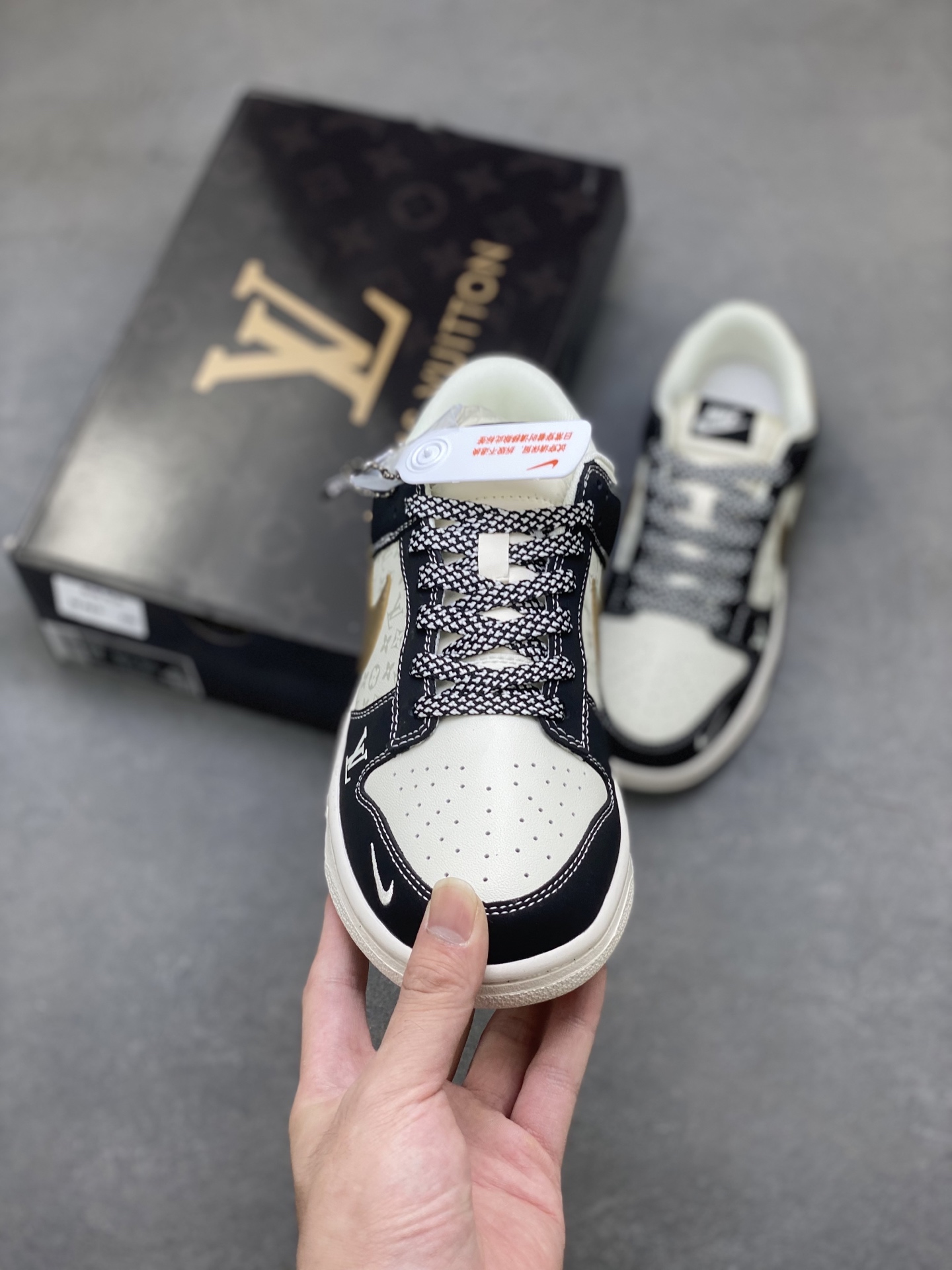 Nike SB Dunk Low Louis Vuitton Custom Sneakers - Limited Edition Style 2 i1757780595152 7417 0 1