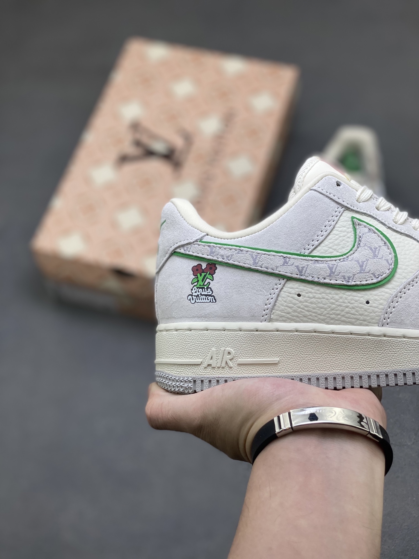 Nike Air Force 1 Low Louis Vuitton Custom Sneakers Limited Edition 6 i1757866073406 6727 0 4