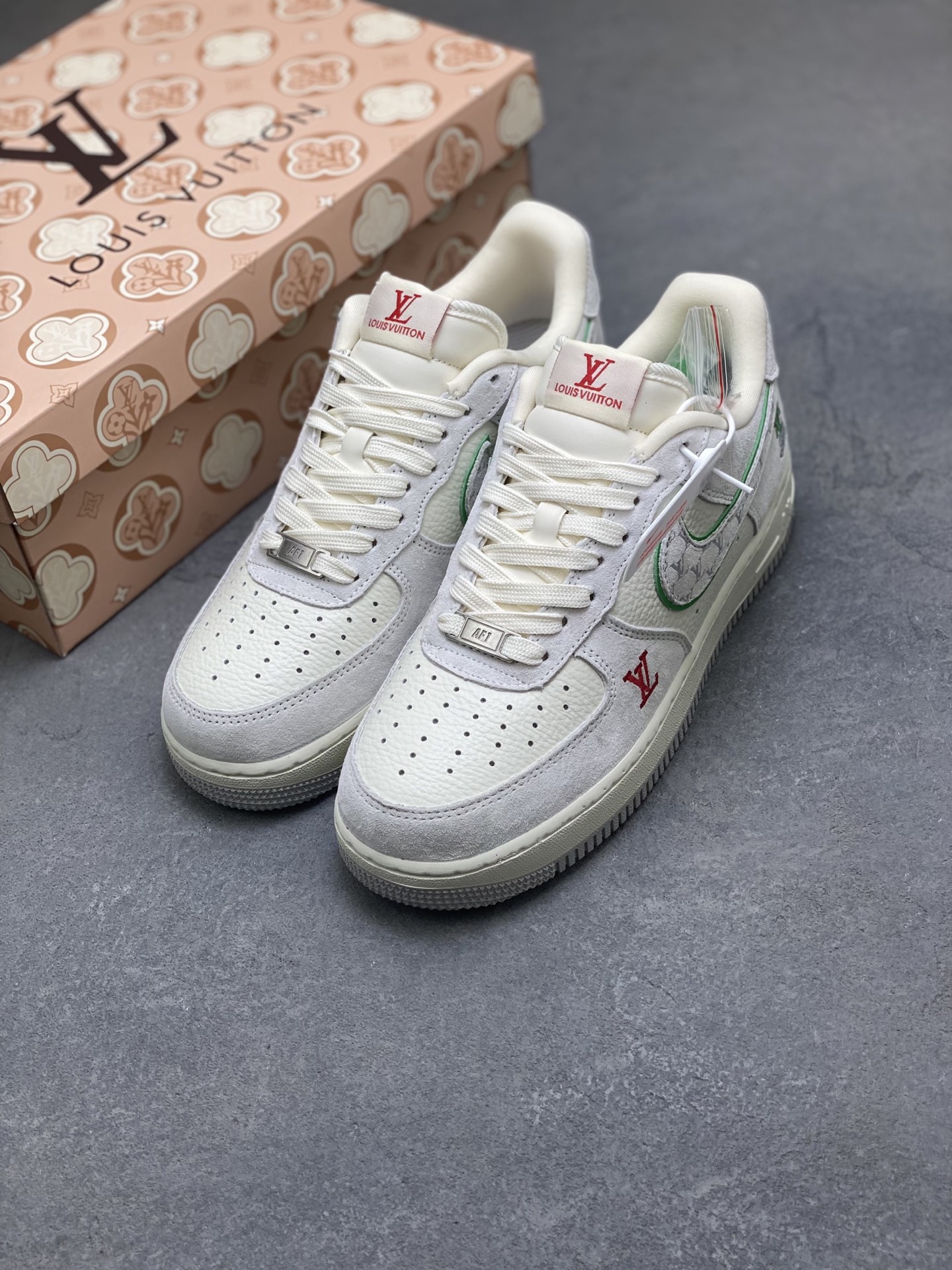 Nike Air Force 1 Low Louis Vuitton Custom Sneakers Limited Edition 9 i1757866073471 9024 0 7