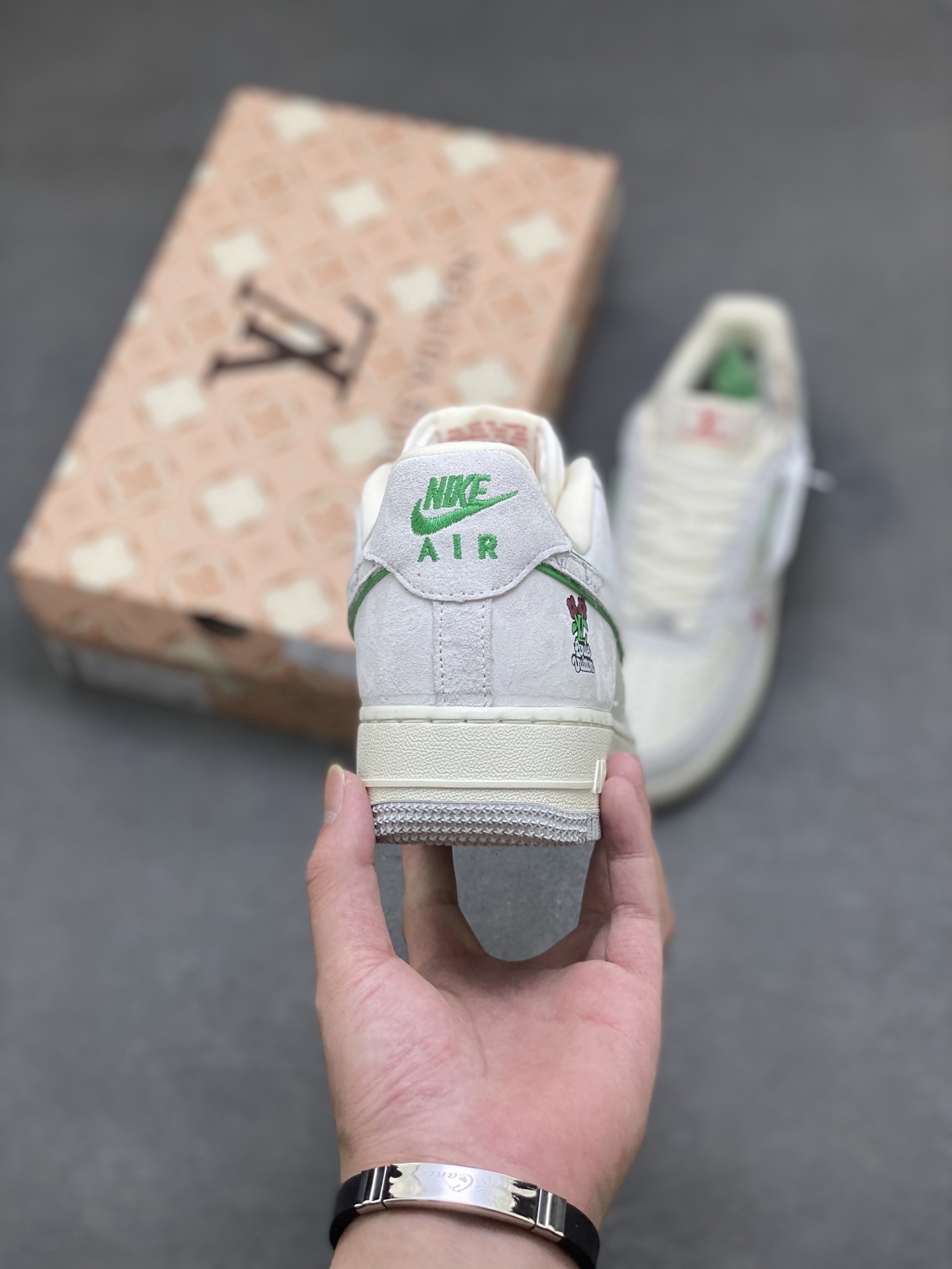Nike Air Force 1 Low Louis Vuitton Custom Sneakers Limited Edition 5 i1757866073504 1904 0 3