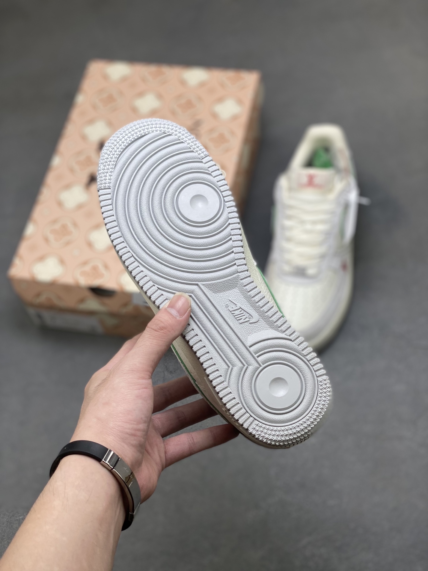 Nike Air Force 1 Low Louis Vuitton Custom Sneakers Limited Edition 7 i1757866075726 7428 0 5