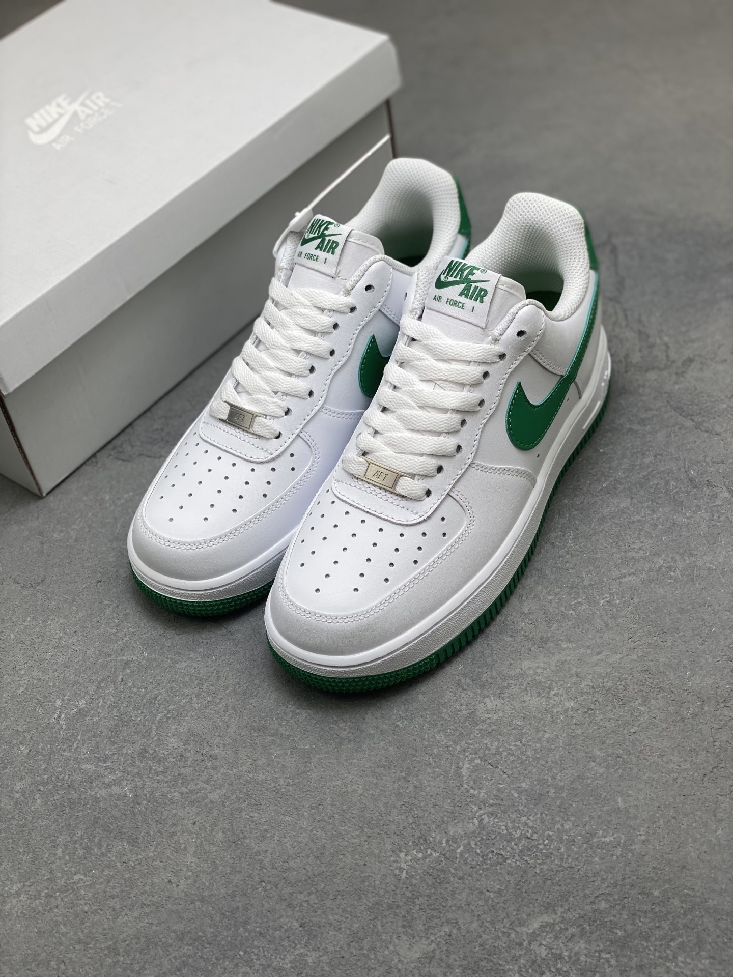Nike Air Force 1 '07 Low White Green Sneakers - Limited Edition 9 i1757866314311 212 0 7
