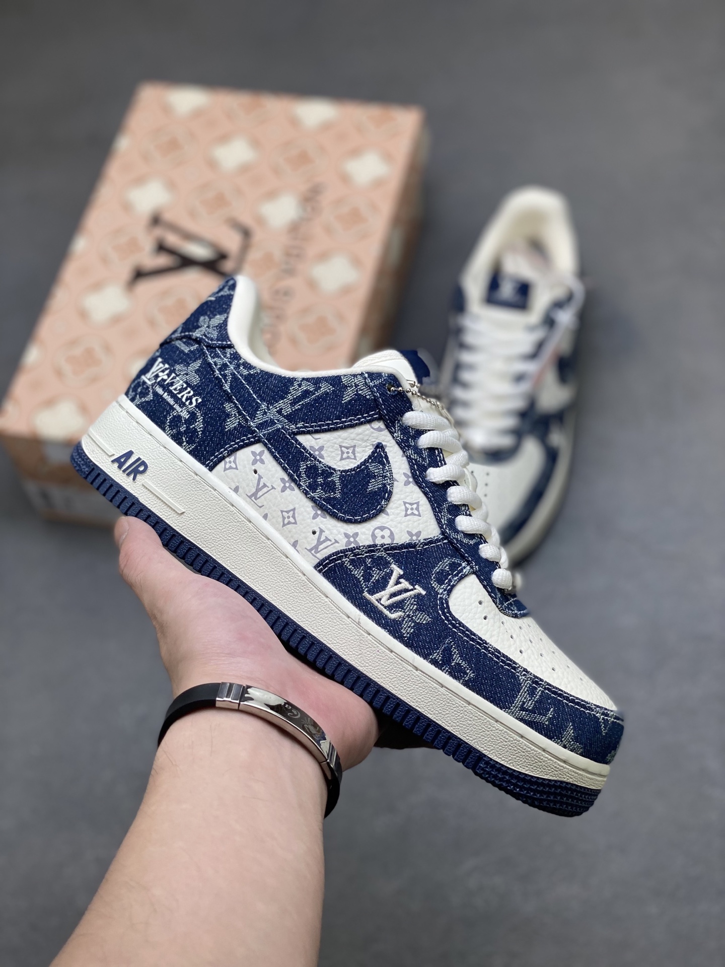 Nike Air Force 1 '07 Low Louis Vuitton Custom Sneakers - Limited Edition 2 i1758038766884 5788 0 0