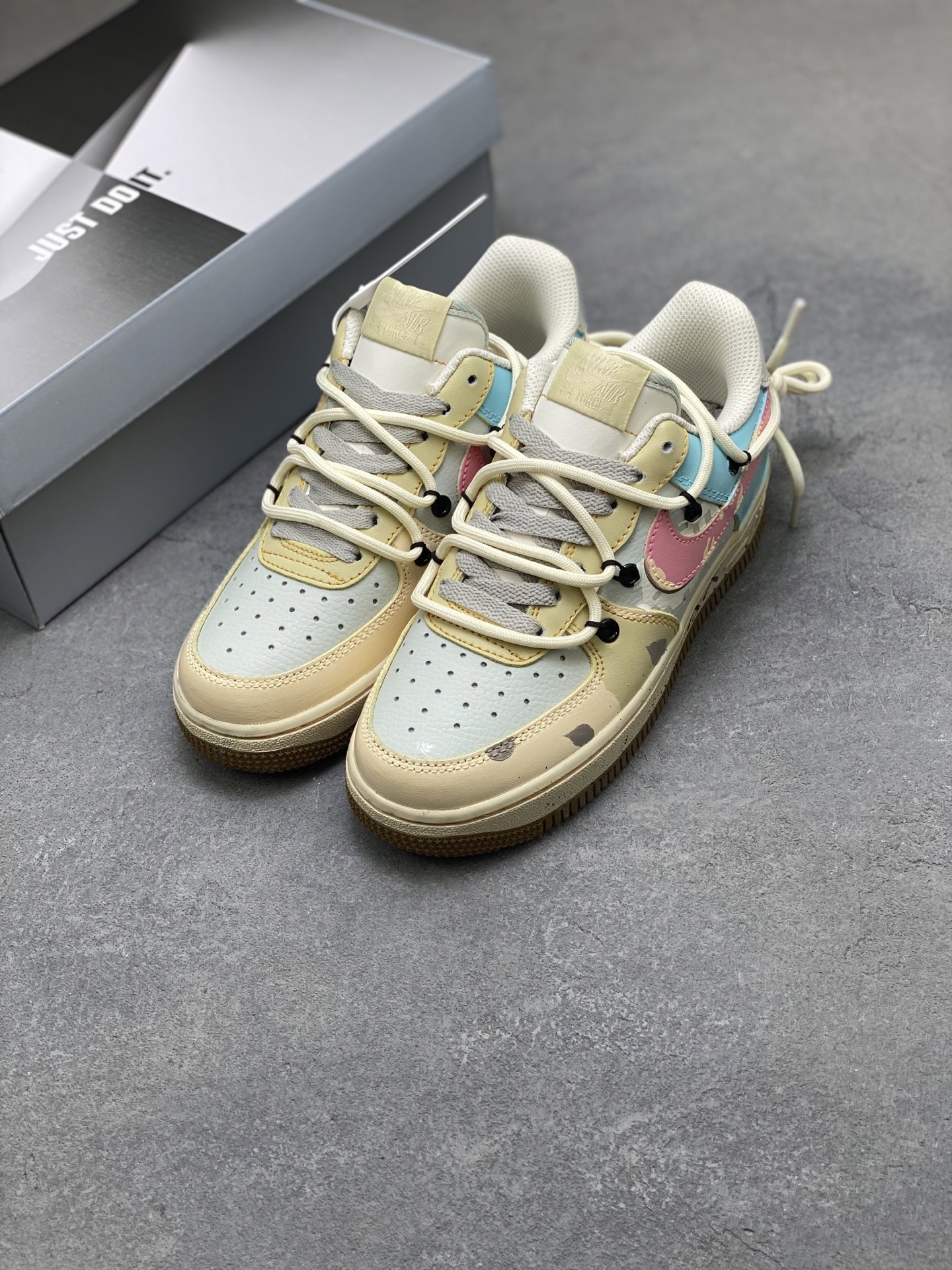 Nike Air Force 1 '07 Low Sneakers Limited Edition - KS6869-101 9 i1758038817668 6271 0 7