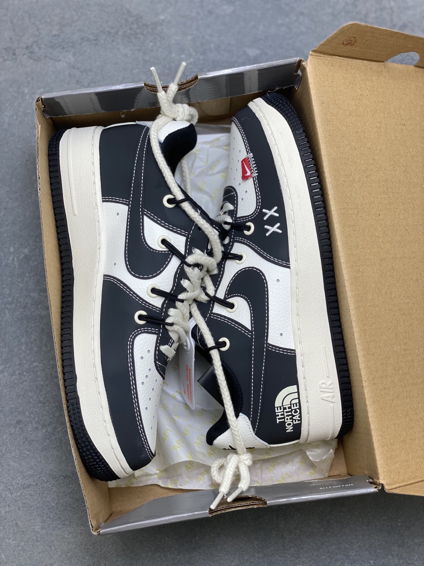 Nike Air Force 1 '07 Low Black White Limited Edition Sneakers 10 i1758038860762 4782 0 8