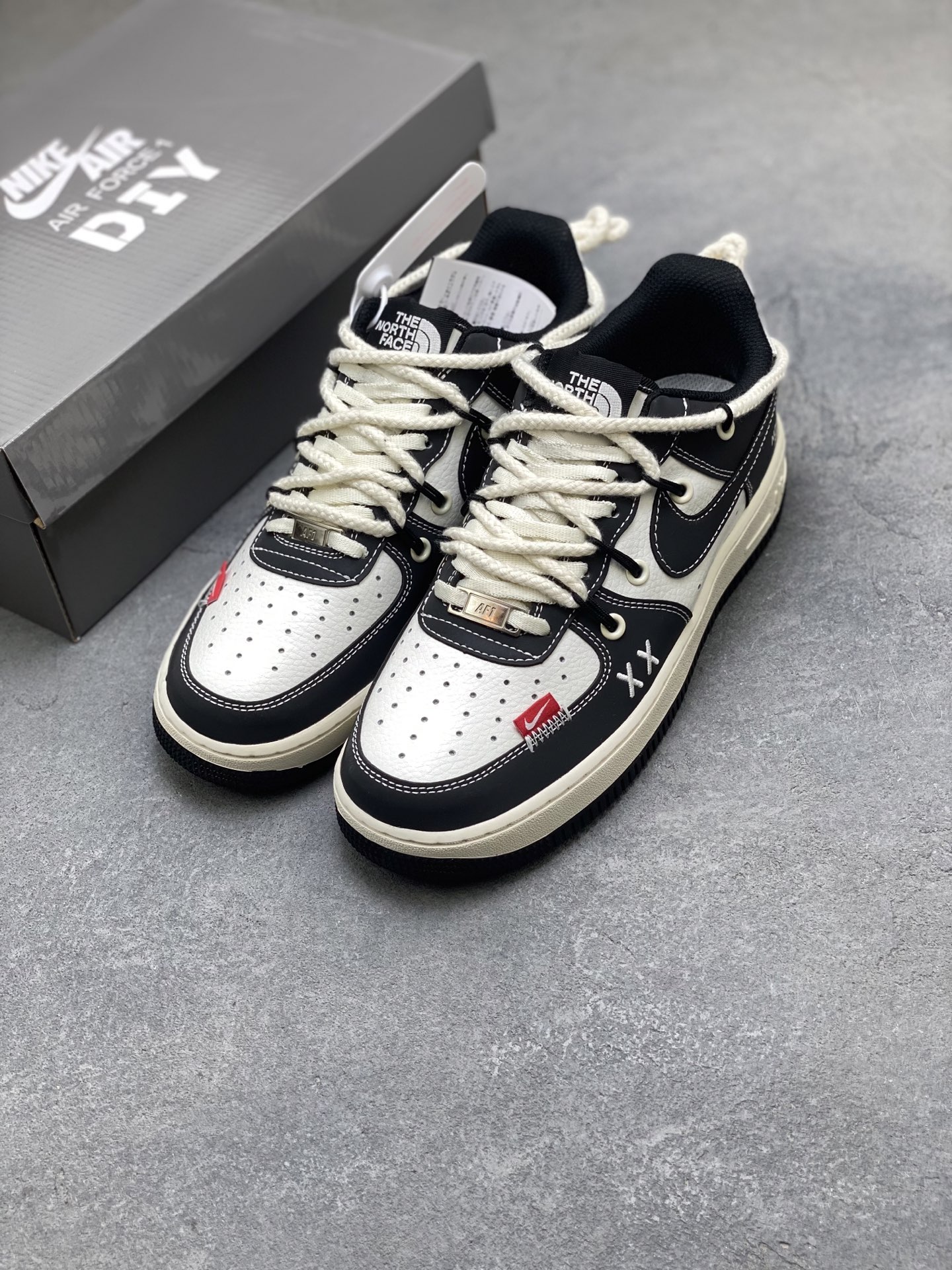 Nike Air Force 1 '07 Low Black White Limited Edition Sneakers 9 i1758038860825 7560 0 7