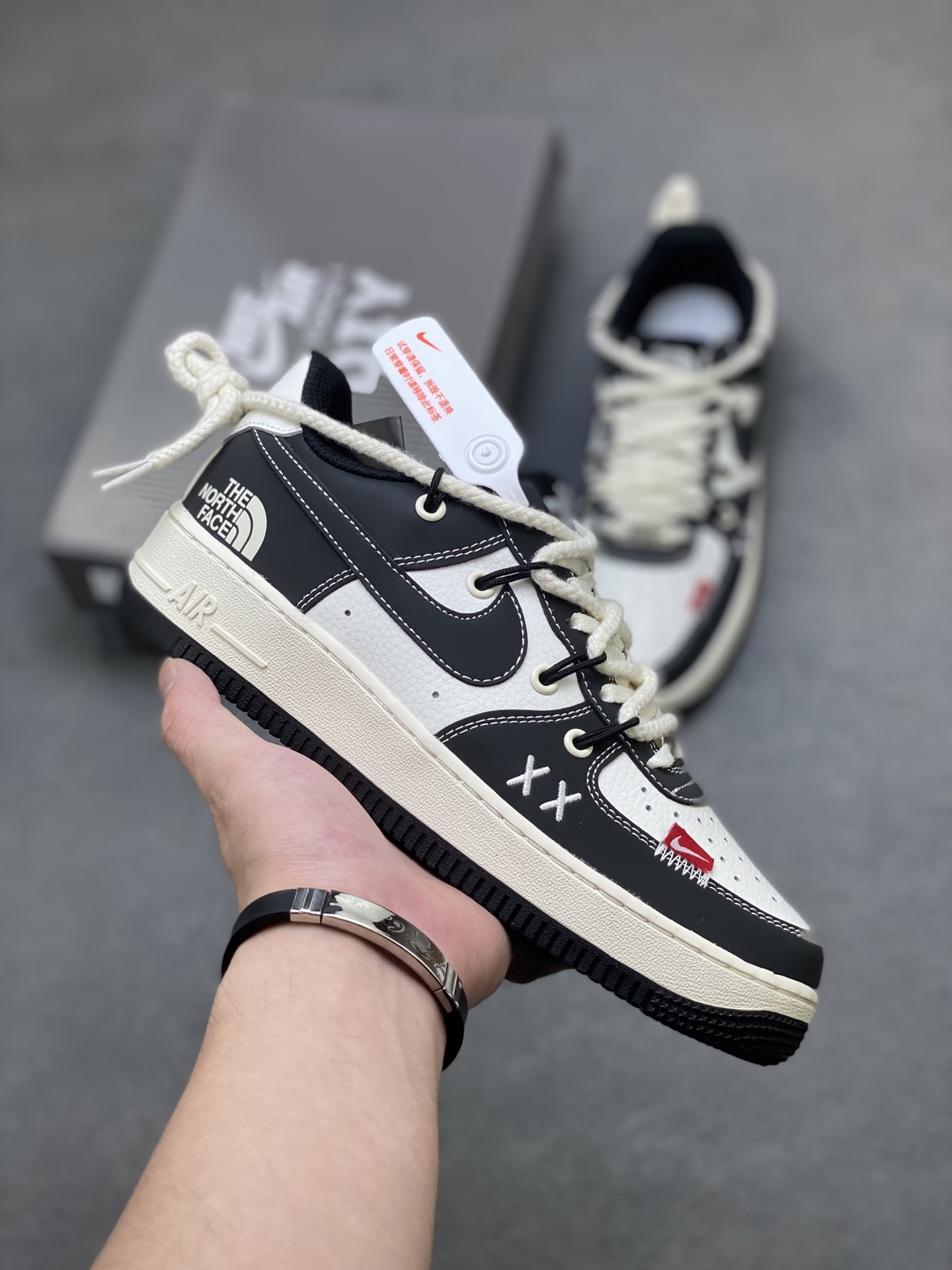 Nike Air Force 1 '07 Low Black White Limited Edition Sneakers 2 i1758038862958 4752 0 0