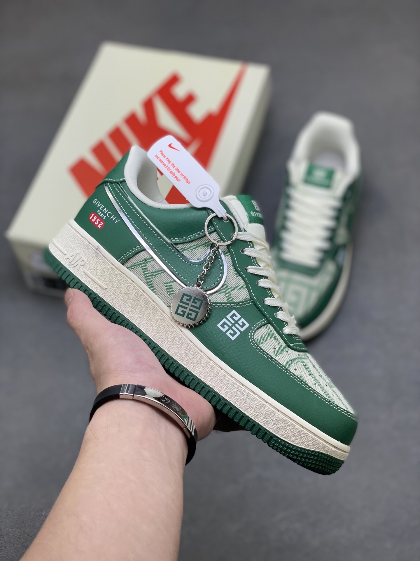 Nike Air Force 1 '07 Low Green Givenchy Custom Sneakers - Limited Edition 2 i1758039041415 8215 0 0