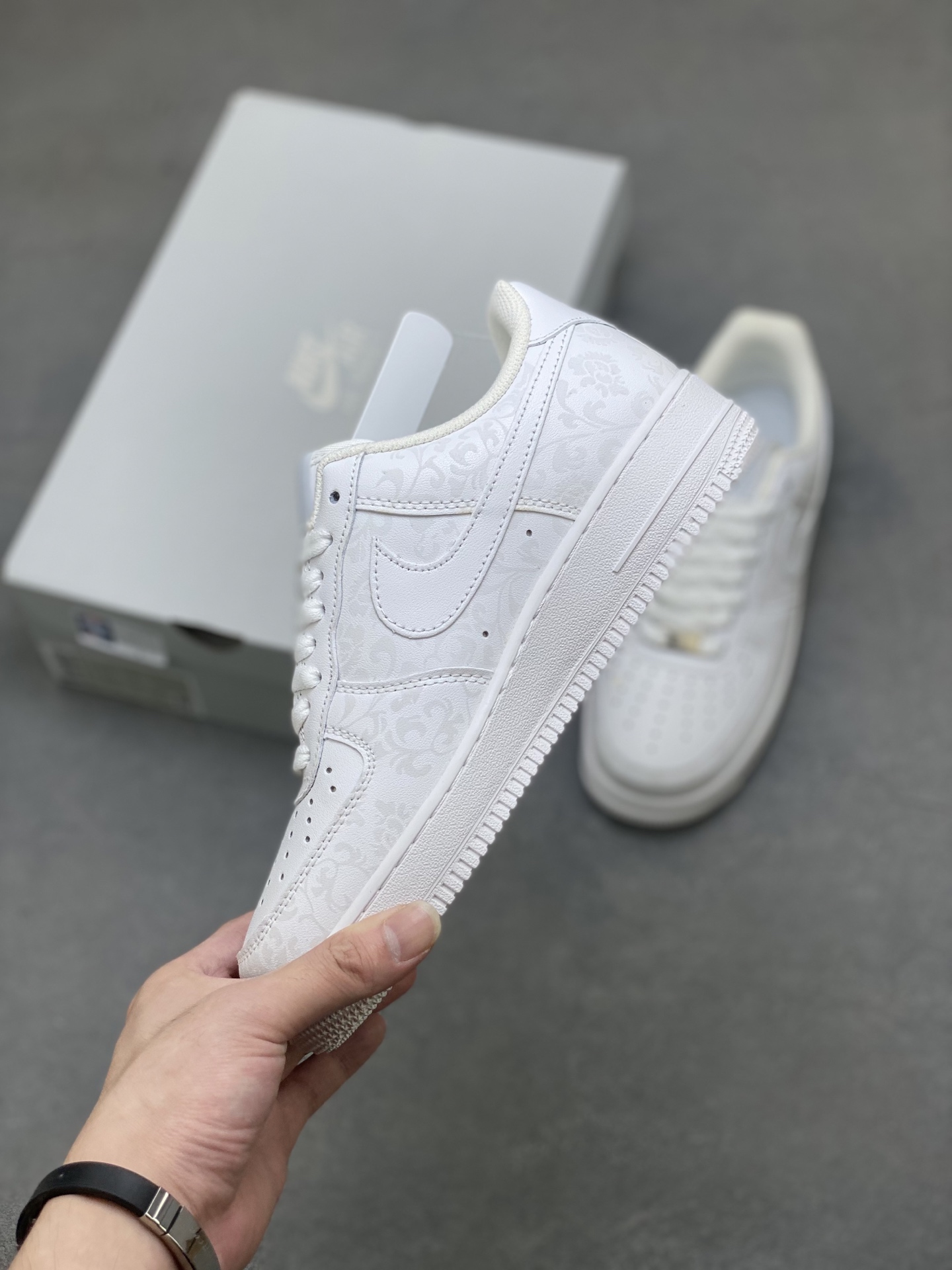 Nike Air Force 1 Low White Floral Pattern Fashion Sneakers For Men And Women 4 i1758039310950 428 0 2