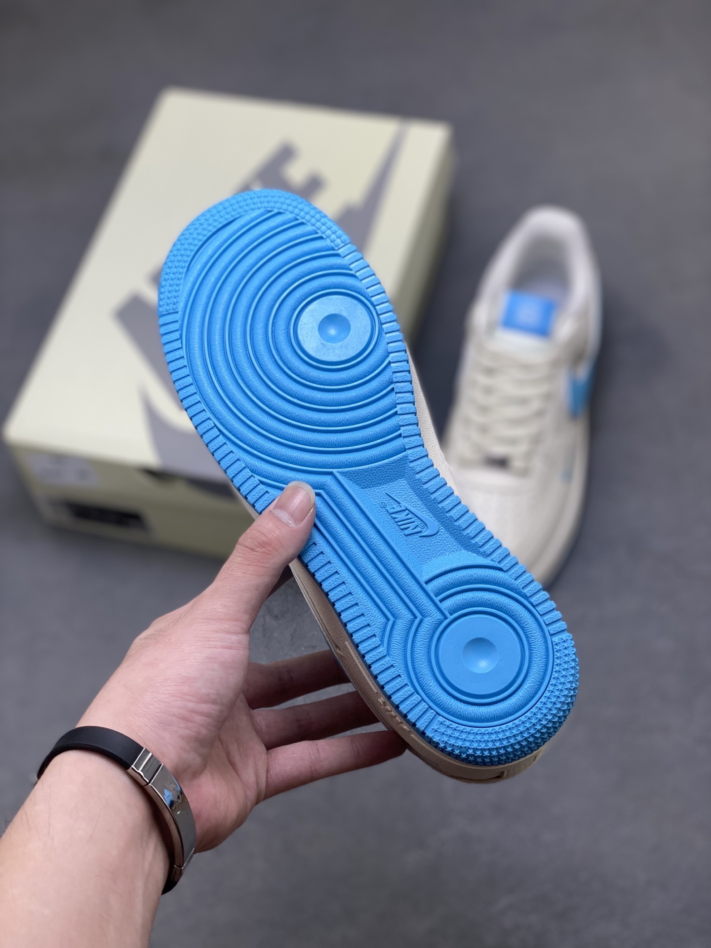 Nike Air Force 1 '07 Low Ivory/Blue Stitch Sneakers BZ6880-106 7 i1758126058898 8697 0 5