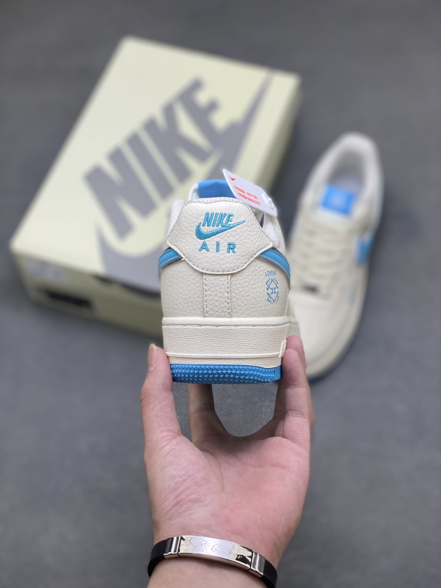Nike Air Force 1 '07 Low Ivory/Blue Stitch Sneakers BZ6880-106 5 i1758126061685 514 0 3