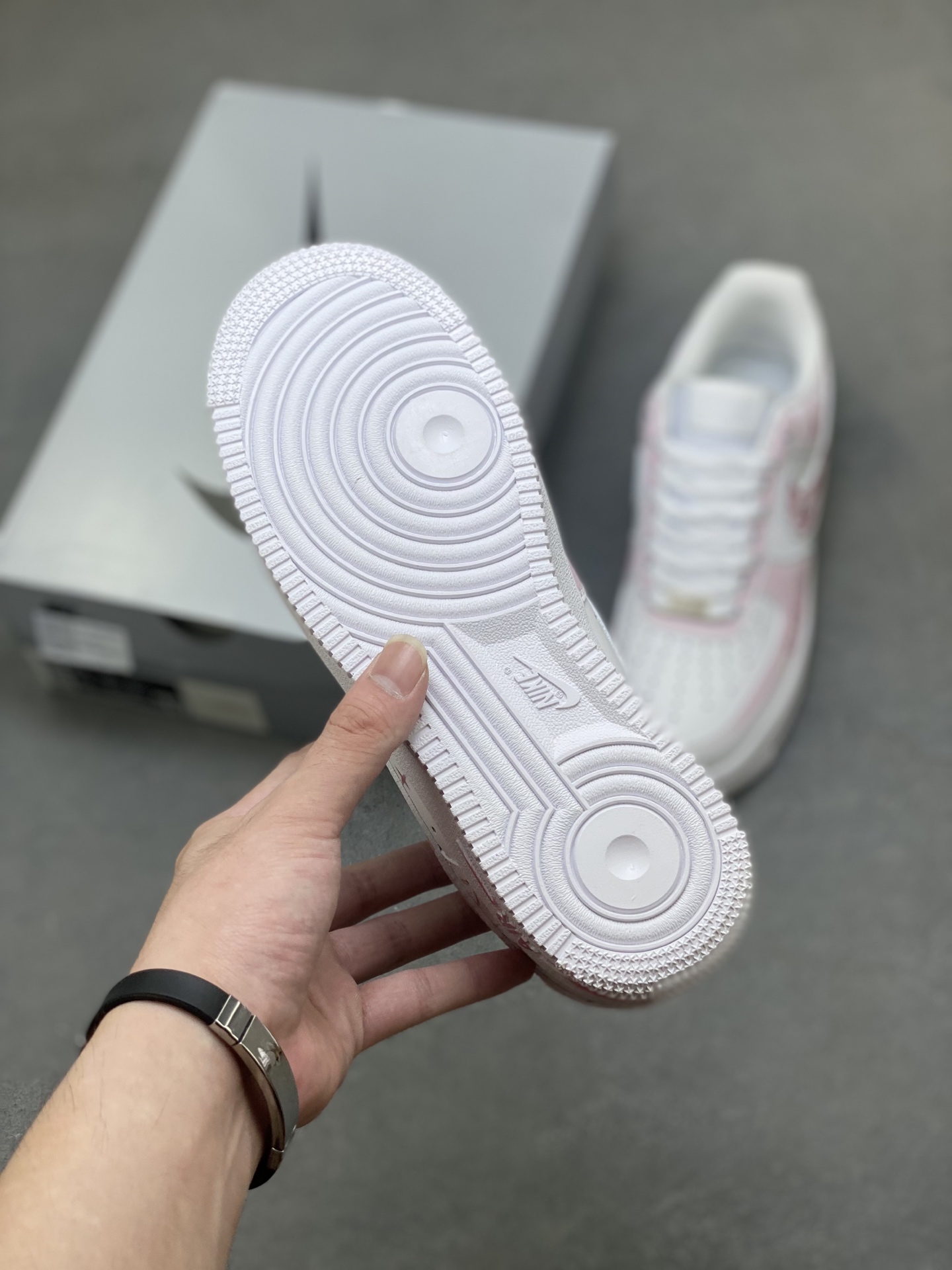 Nike Air Force 1 '07 Low White/Pink Custom Limited Edition Sneakers 7 i1758126318578 3992 0 5