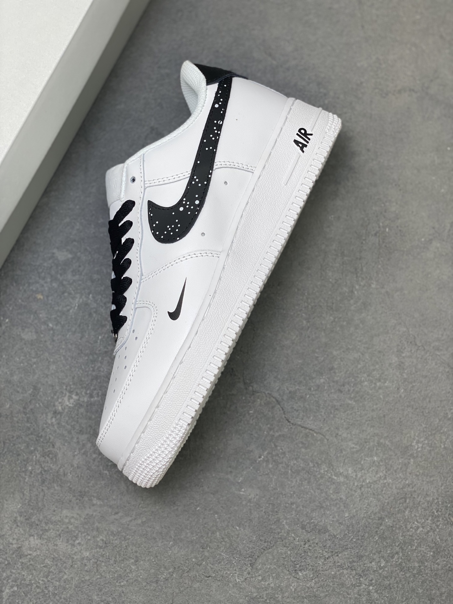 Nike Air Force 1 '07 Low White/Black Casual Sneakers - Limited Edition 8 i1758126369787 6340 0 6