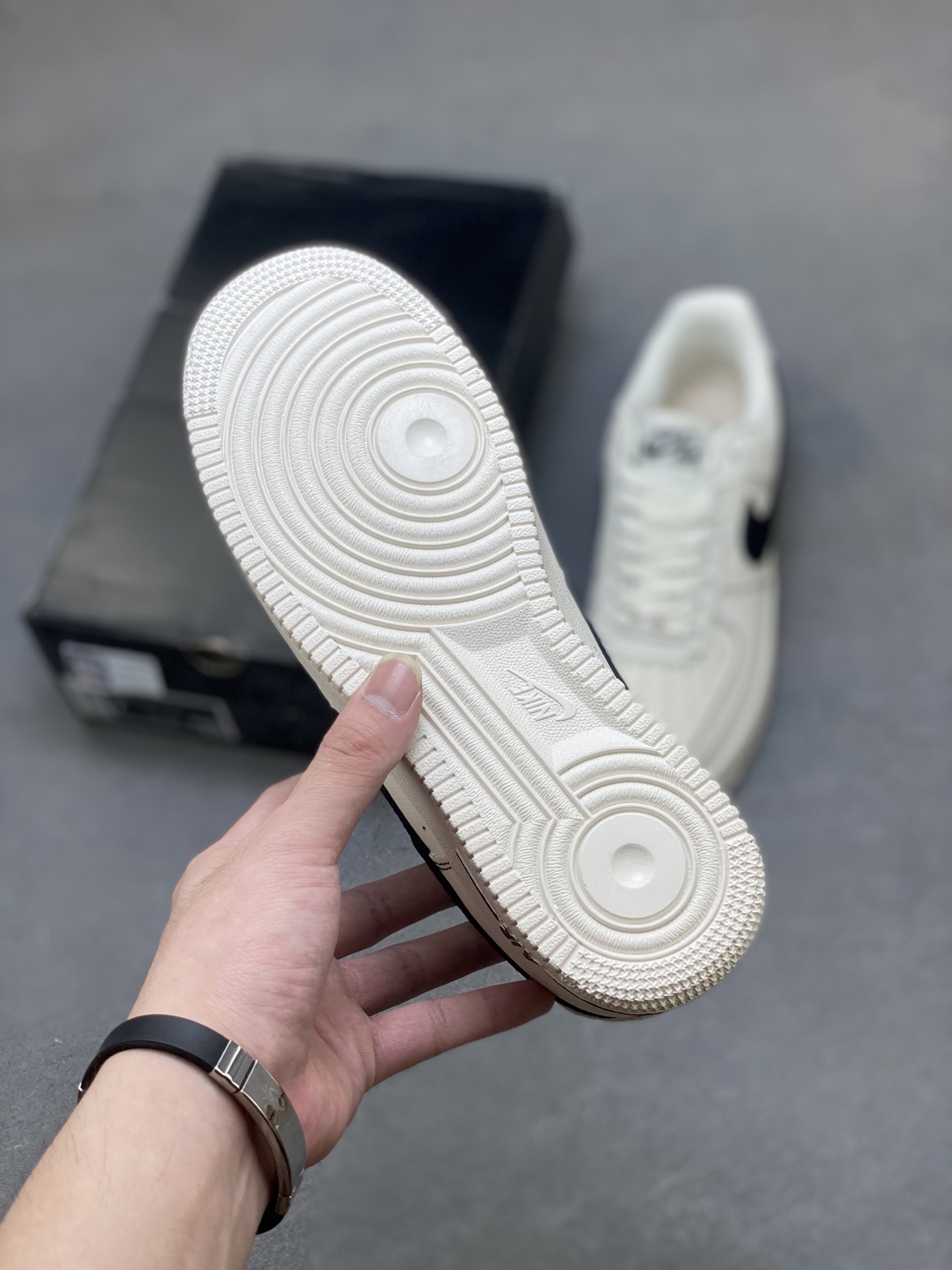 Nike Air Force 1 Low Retro Cream Black Stitching - Iconic Style & Comfort 7 i1758126595266 5934 0 5