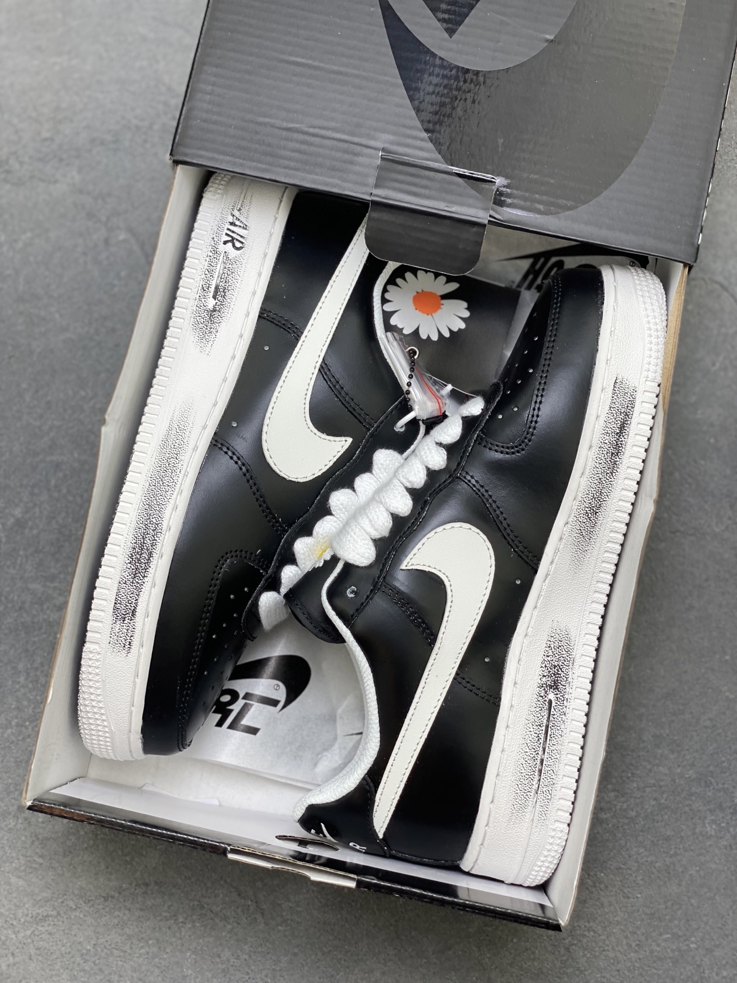 Nike Air Force 1 '07 Low Black/White Casual Sneakers AQ3692-001 10 i1758211828096 1105 0 8