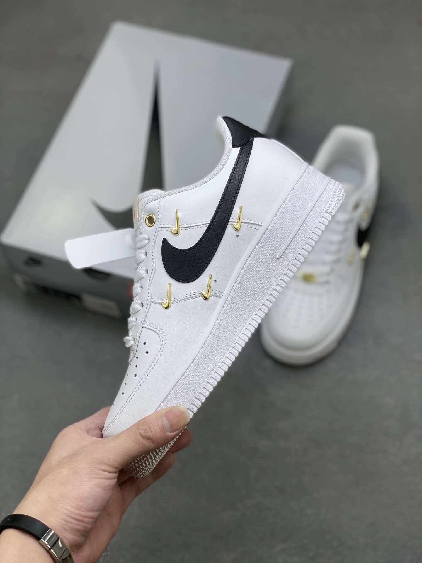 Nike Air Force 1 '07 Low White/Black Limited Edition Sneakers 4 i1758298772906 1483 0 2