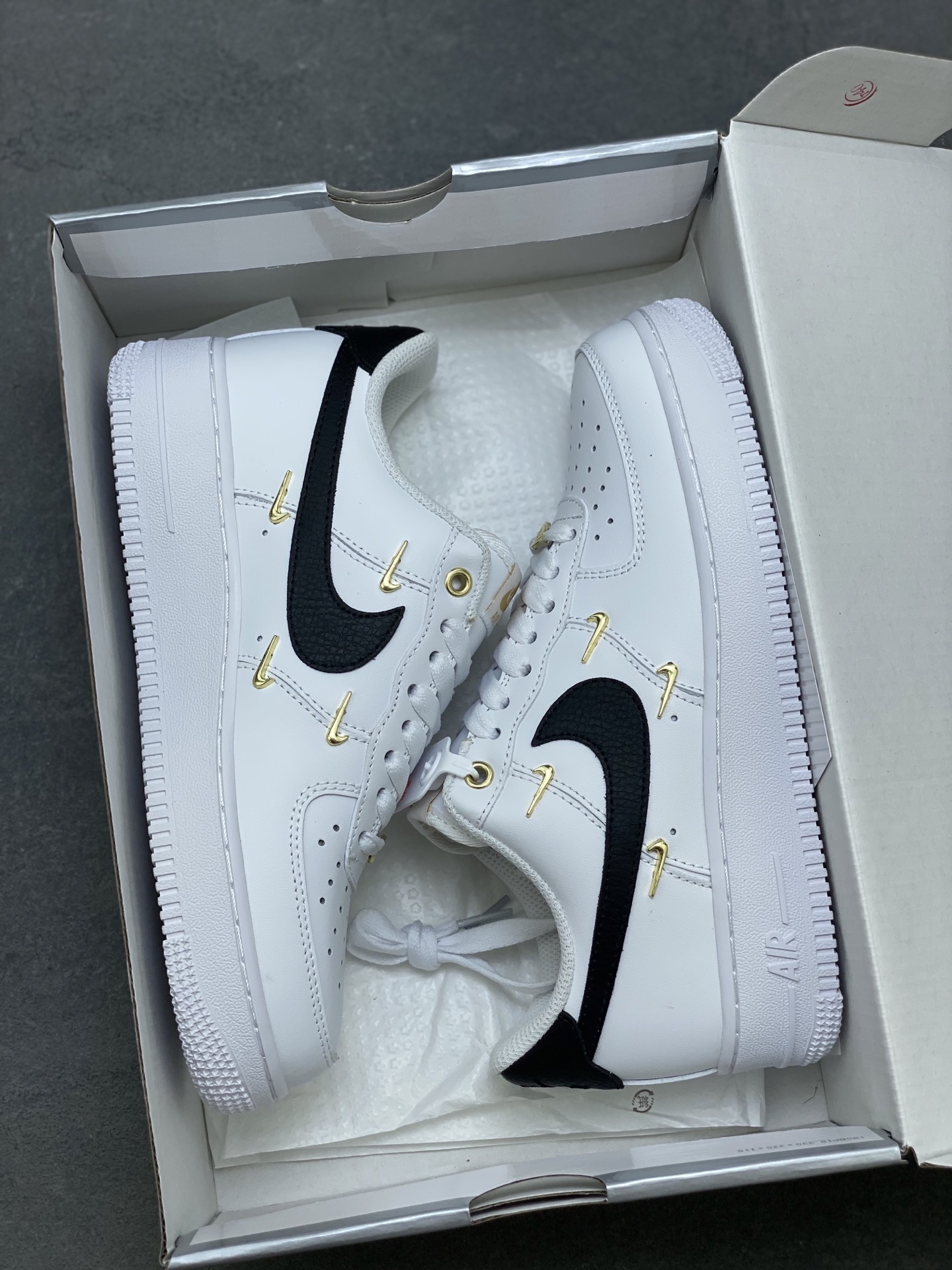 Nike Air Force 1 '07 Low White/Black Limited Edition Sneakers 10 i1758298772939 6424 0 8