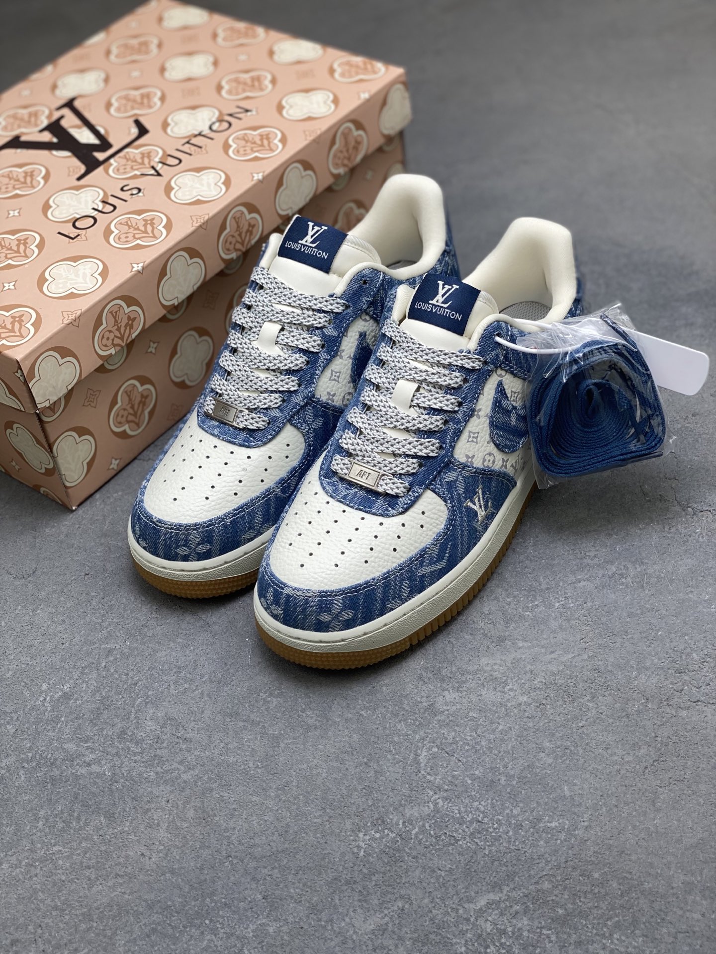 Nike Air Force 1 '07 Low Louis Vuitton Limited Edition Sneakers 9 i1758396949061 4786 0 7
