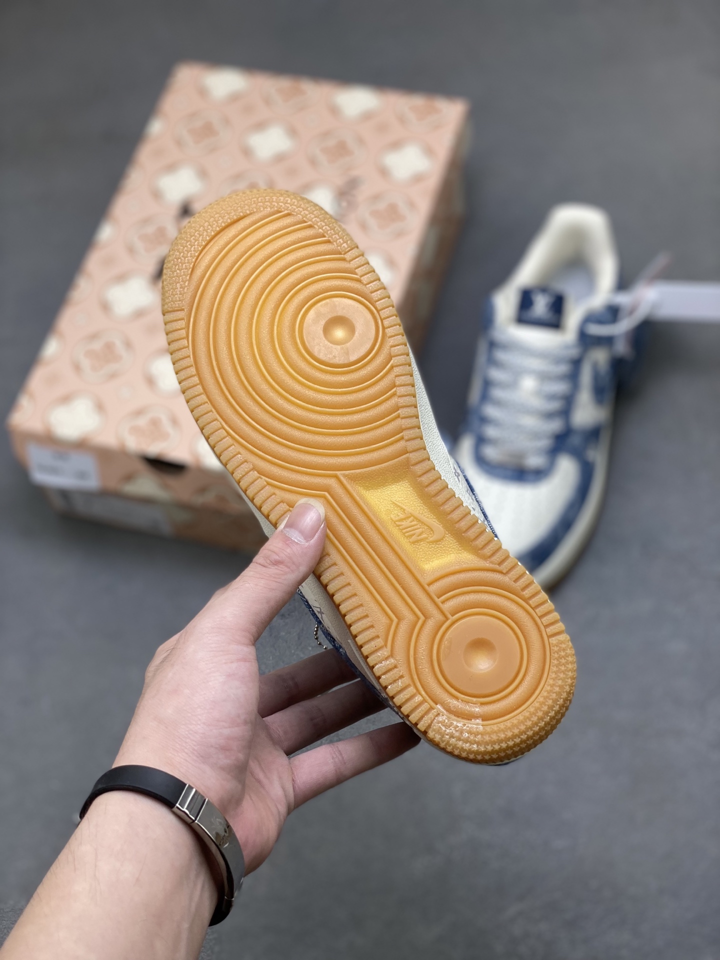 Nike Air Force 1 '07 Low Louis Vuitton Limited Edition Sneakers 7 i1758396949192 311 0 5