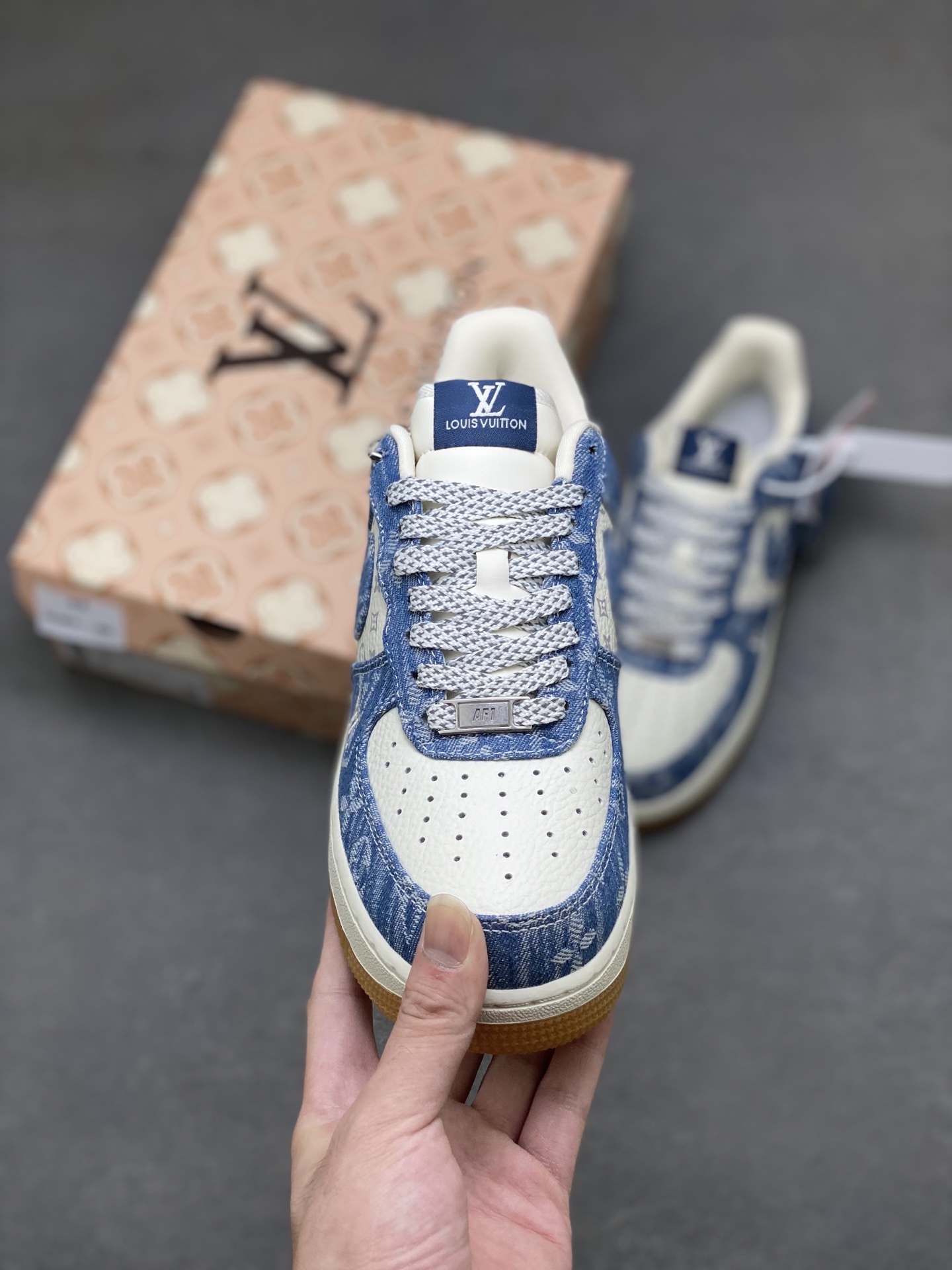 Nike Air Force 1 '07 Low Louis Vuitton Limited Edition Sneakers 3 i1758396953966 4686 0 1