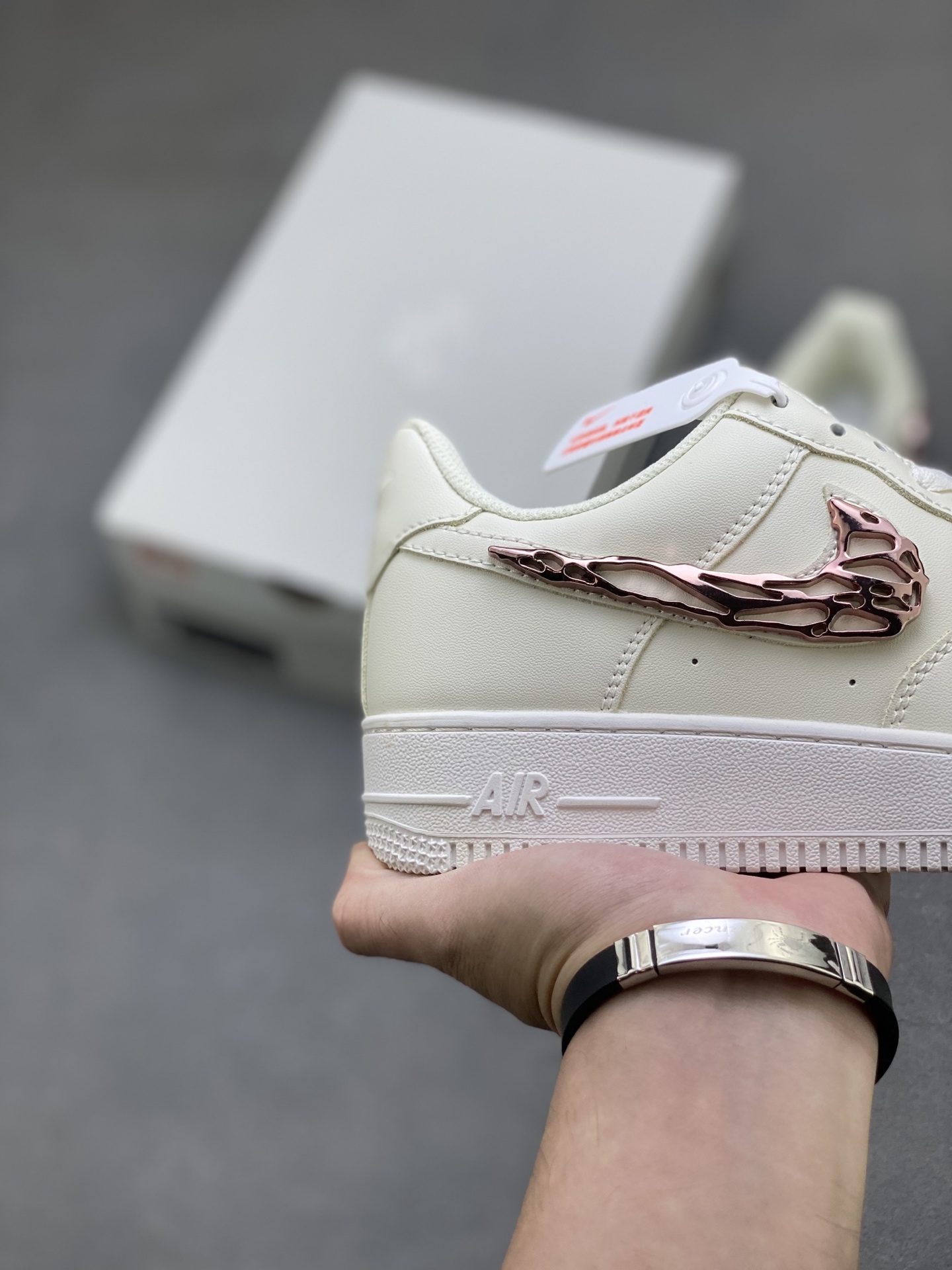 Nike Air Force 1 Low: Ivory, Honeycomb Cushion, Original Design 6 i1758471050114 2393 0 4