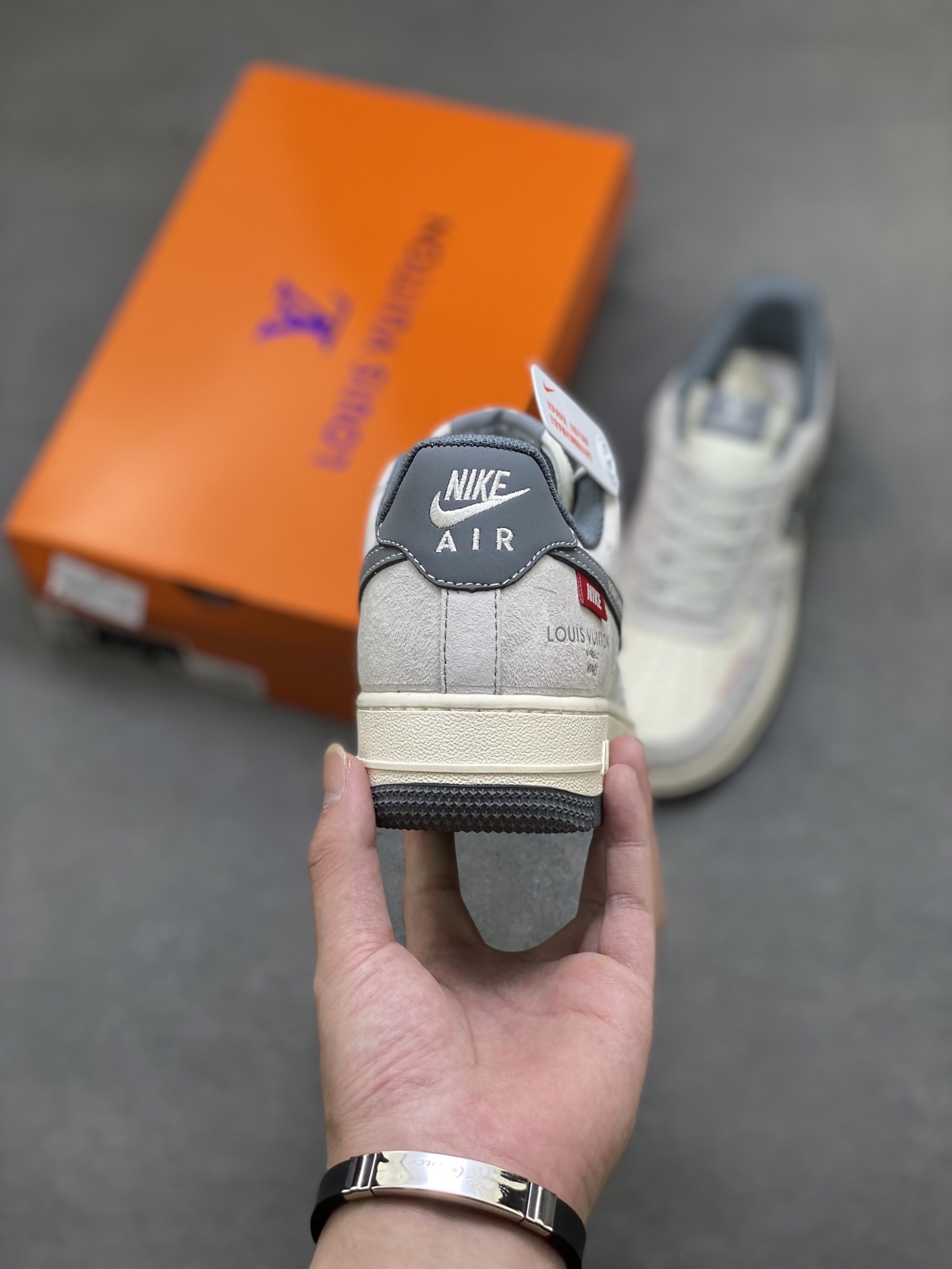 Nike Air Force 1 '07 Low Custom Louis Vuitton Sneakers Limited Edition 5 i1758558051605 5946 0 3