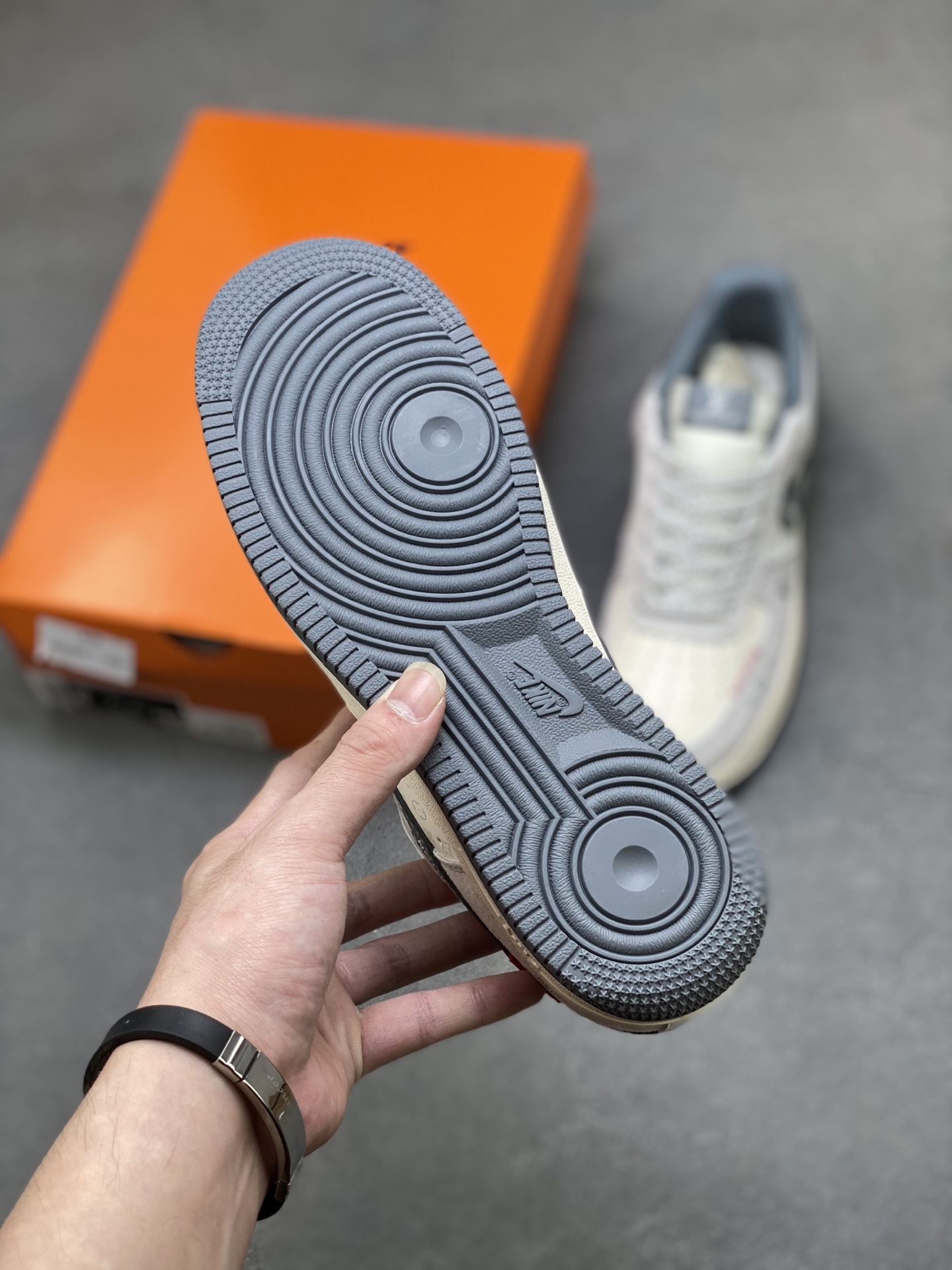 Nike Air Force 1 '07 Low Custom Louis Vuitton Sneakers Limited Edition 7 i1758558053780 7880 0 5