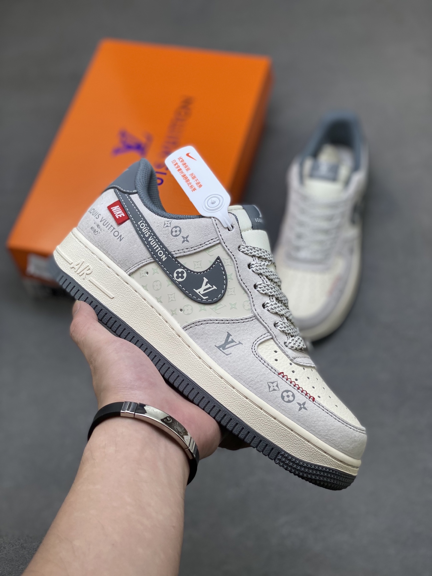 Nike Air Force 1 '07 Low Custom Louis Vuitton Sneakers Limited Edition 2 i1758558053821 8048 0 0