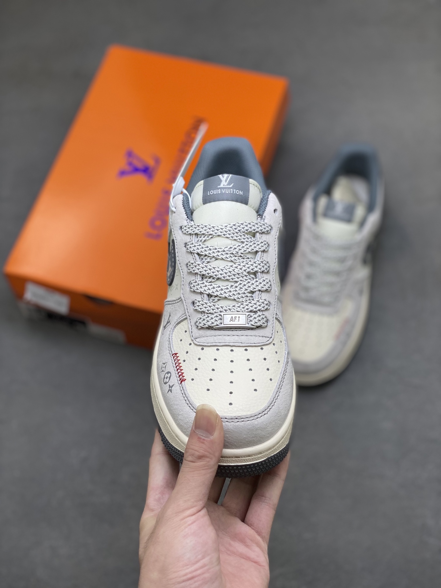 Nike Air Force 1 '07 Low Custom Louis Vuitton Sneakers Limited Edition 3 i1758558053871 351 0 1